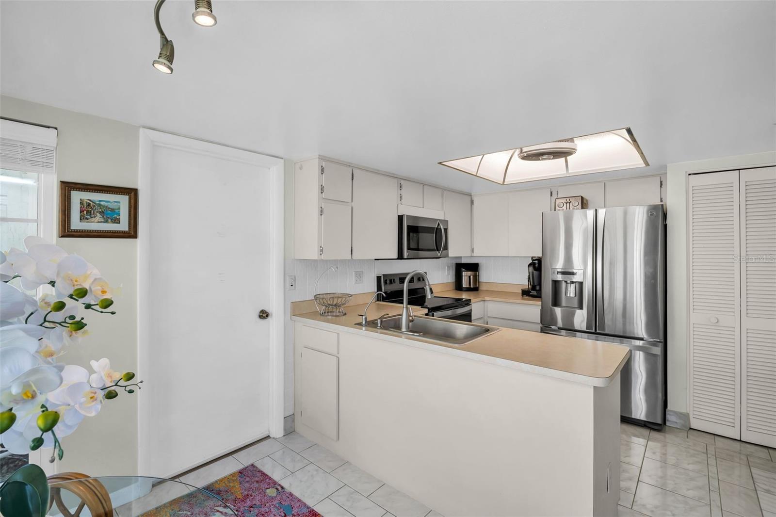 908 ROSEWOOD LN, PALM HARBOR, FL, 34684
