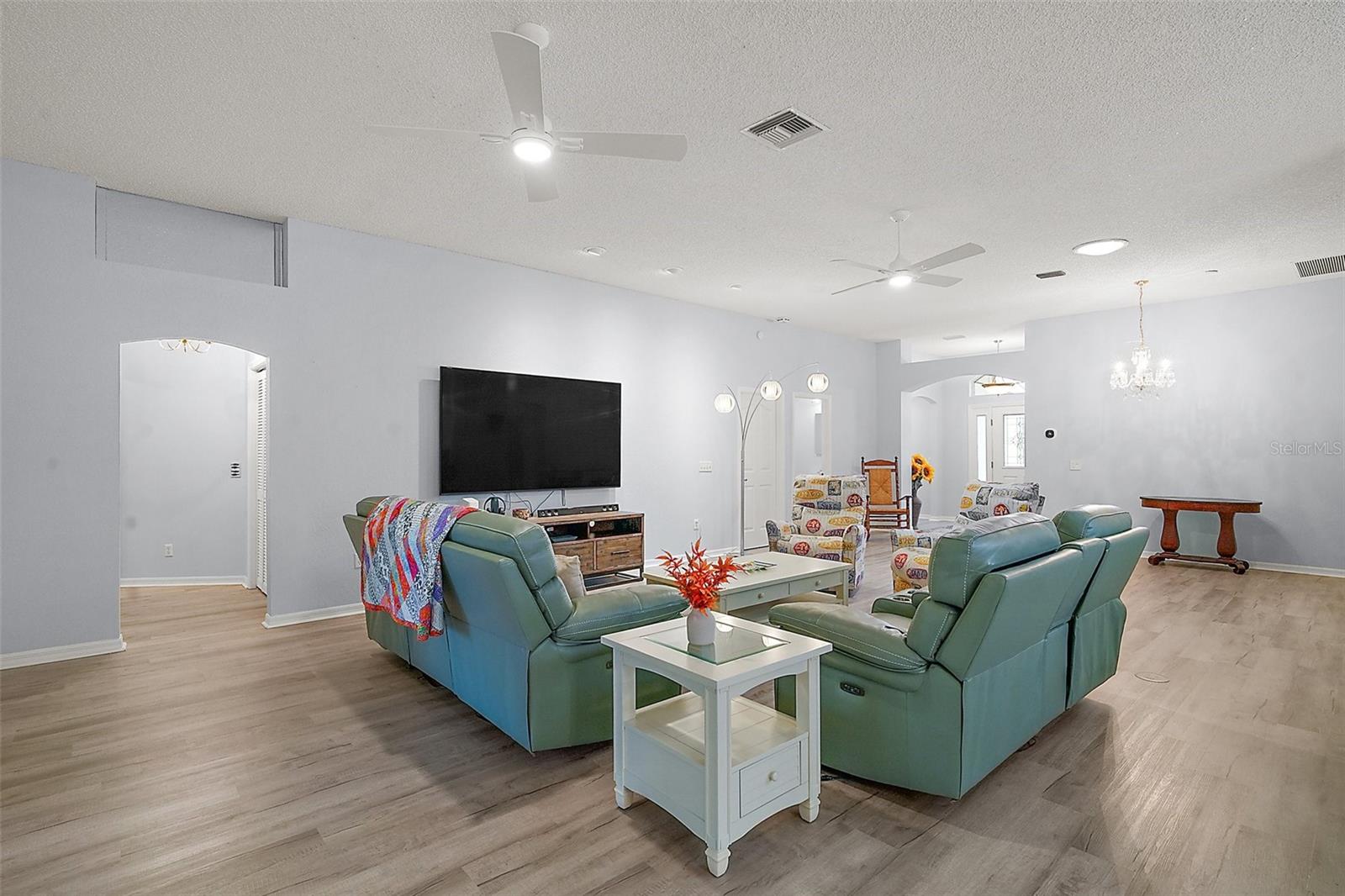 1738 AUGUSTINE DR, THE VILLAGES, FL, 32159