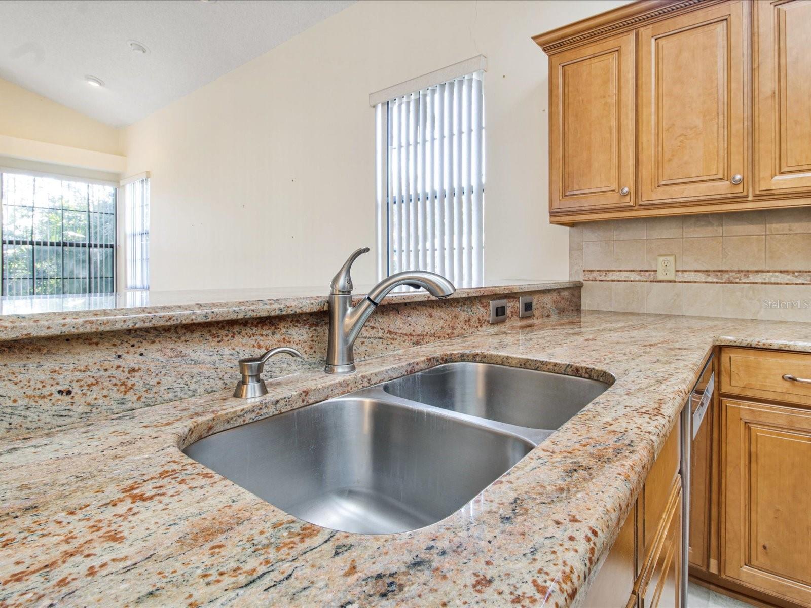 2806 FOREST CLUB DR, PLANT CITY, FL, 33566