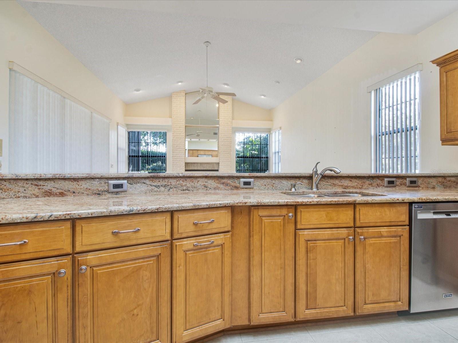 2806 FOREST CLUB DR, PLANT CITY, FL, 33566