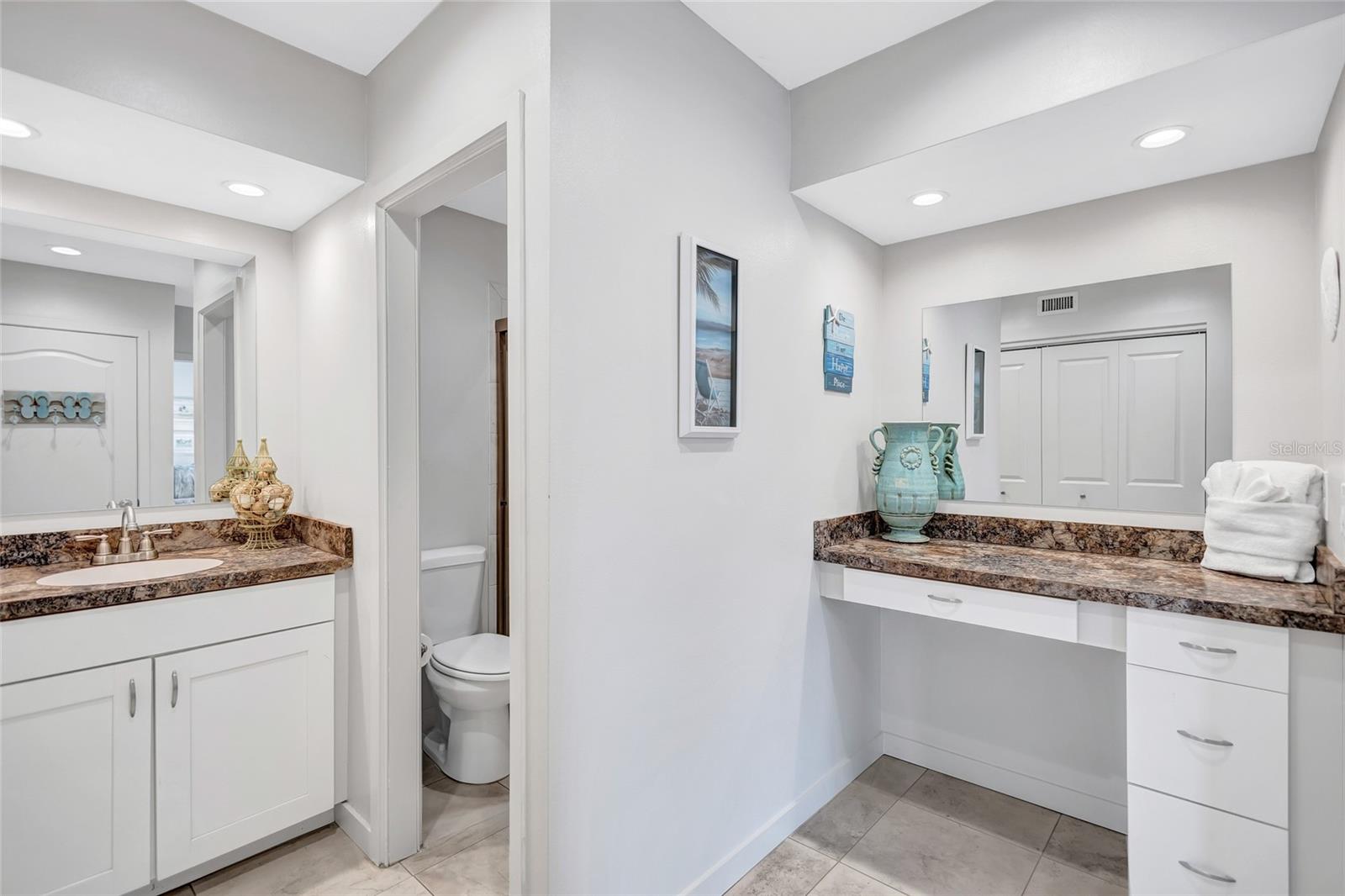 1113 LAKE HOUSE CIR #C110, SARASOTA, FL, 34242