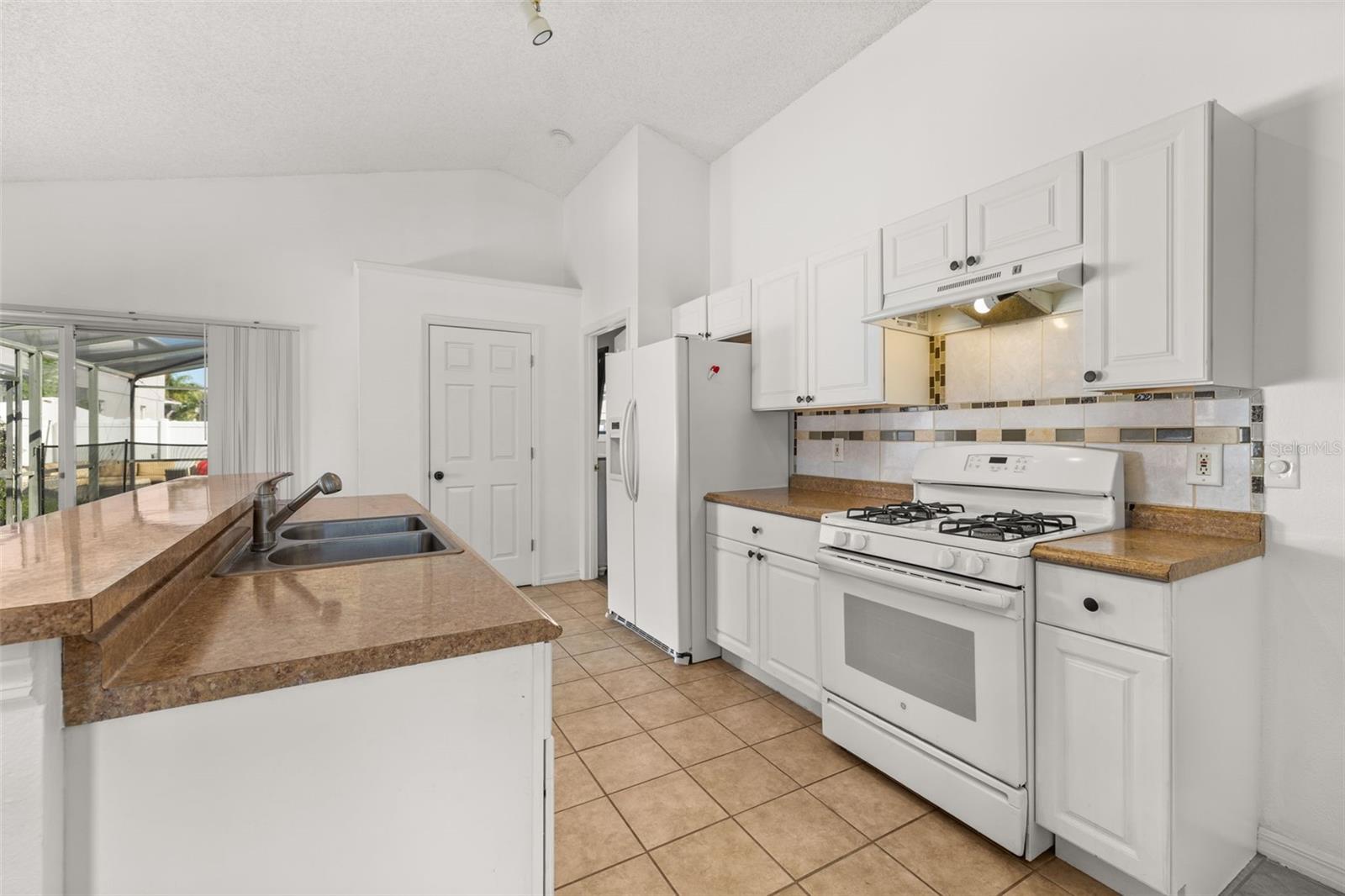 121 SONJA CIR, DAVENPORT, FL, 33897