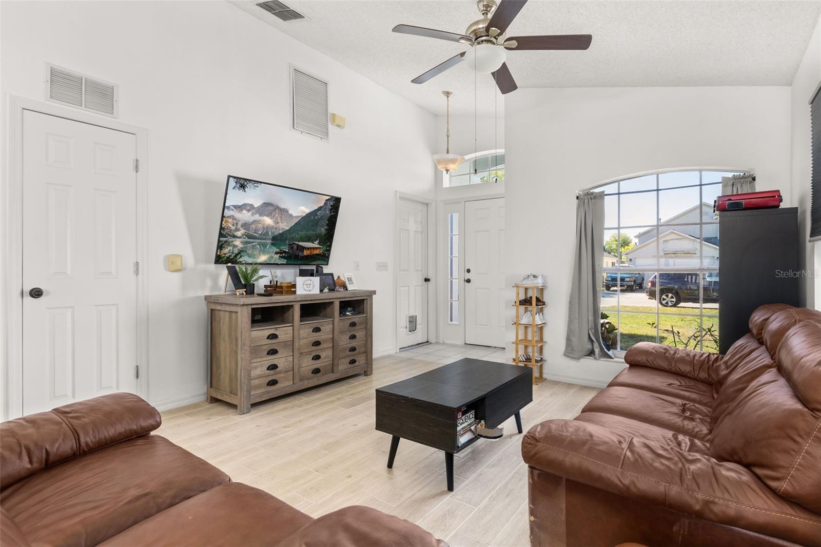 121 SONJA CIR, DAVENPORT, FL, 33897