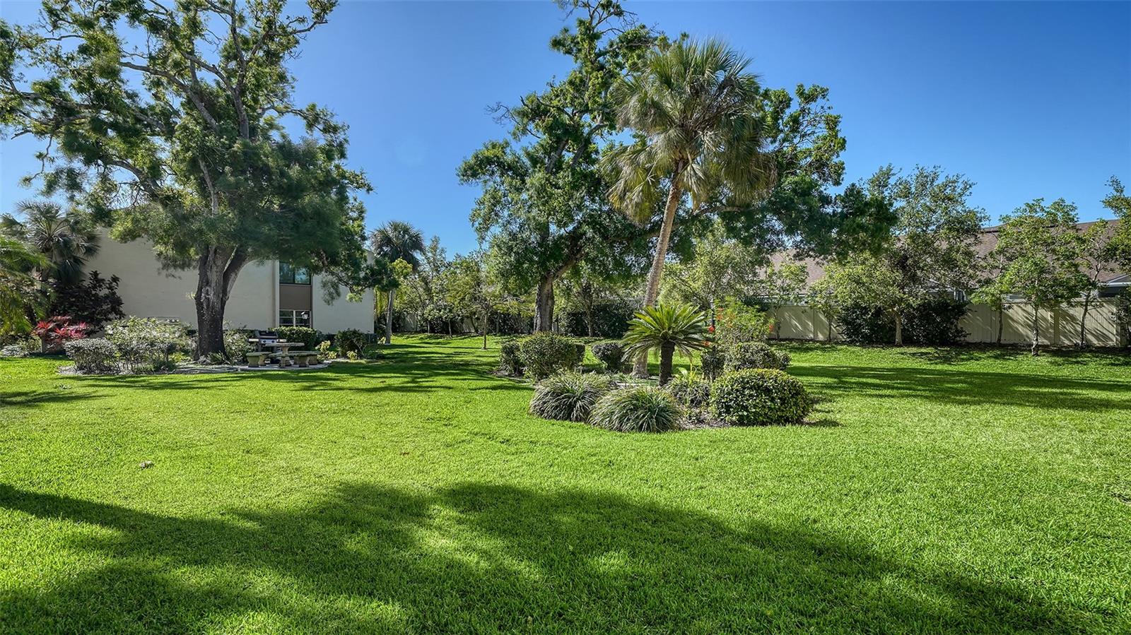 2504 CLUBHOUSE CIR #102, SARASOTA, FL, 34232