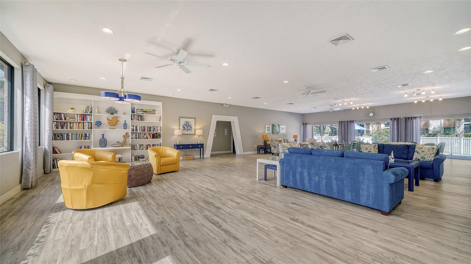 2504 CLUBHOUSE CIR #102, SARASOTA, FL, 34232