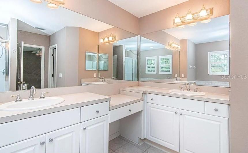 2880 BAYSHORE TRAILS DR, TAMPA, FL, 33611