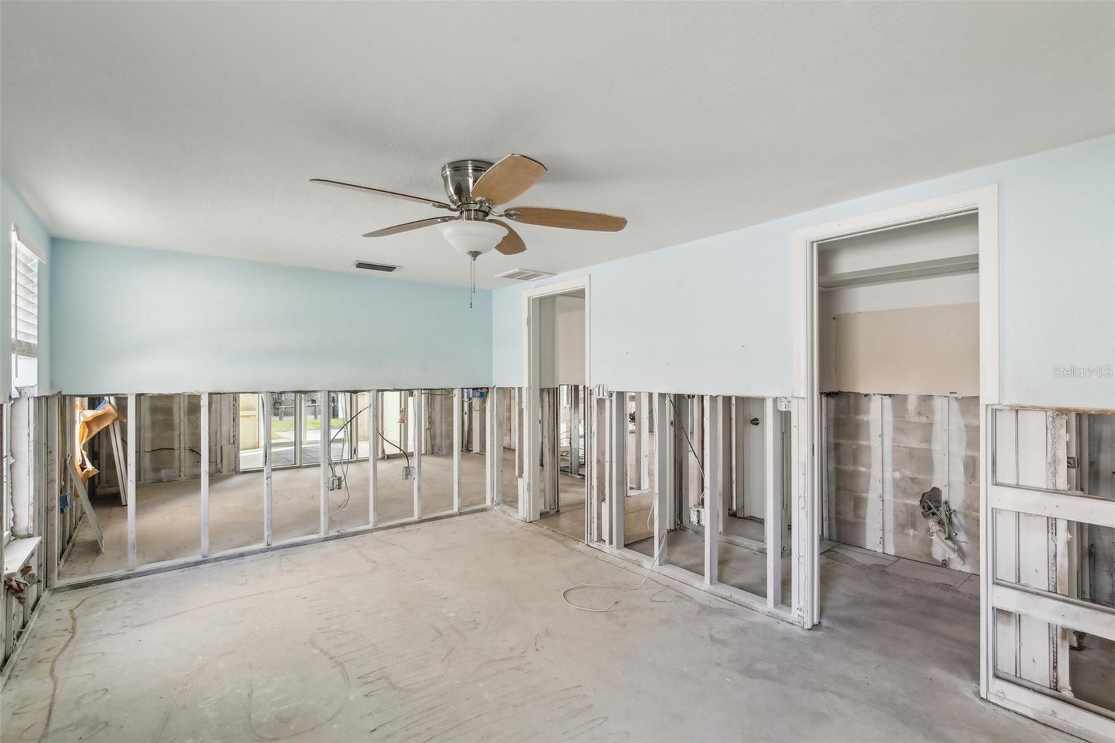 104 CARLYLE CIR, PALM HARBOR, FL, 34683