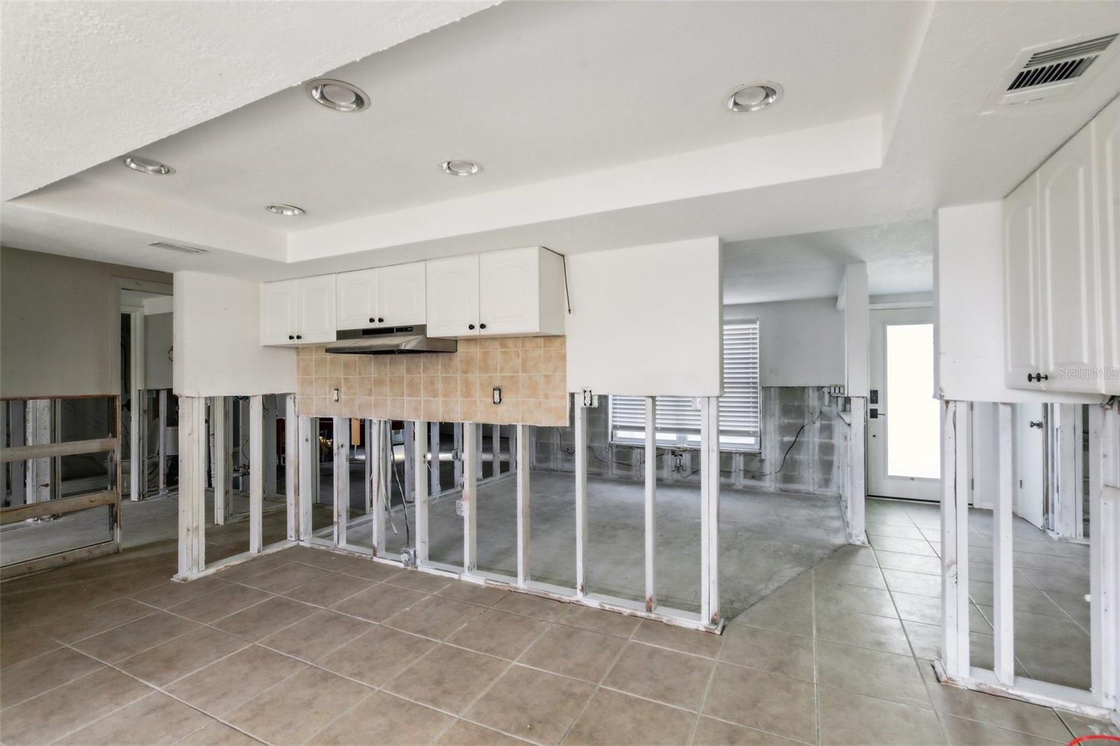 104 CARLYLE CIR, PALM HARBOR, FL, 34683