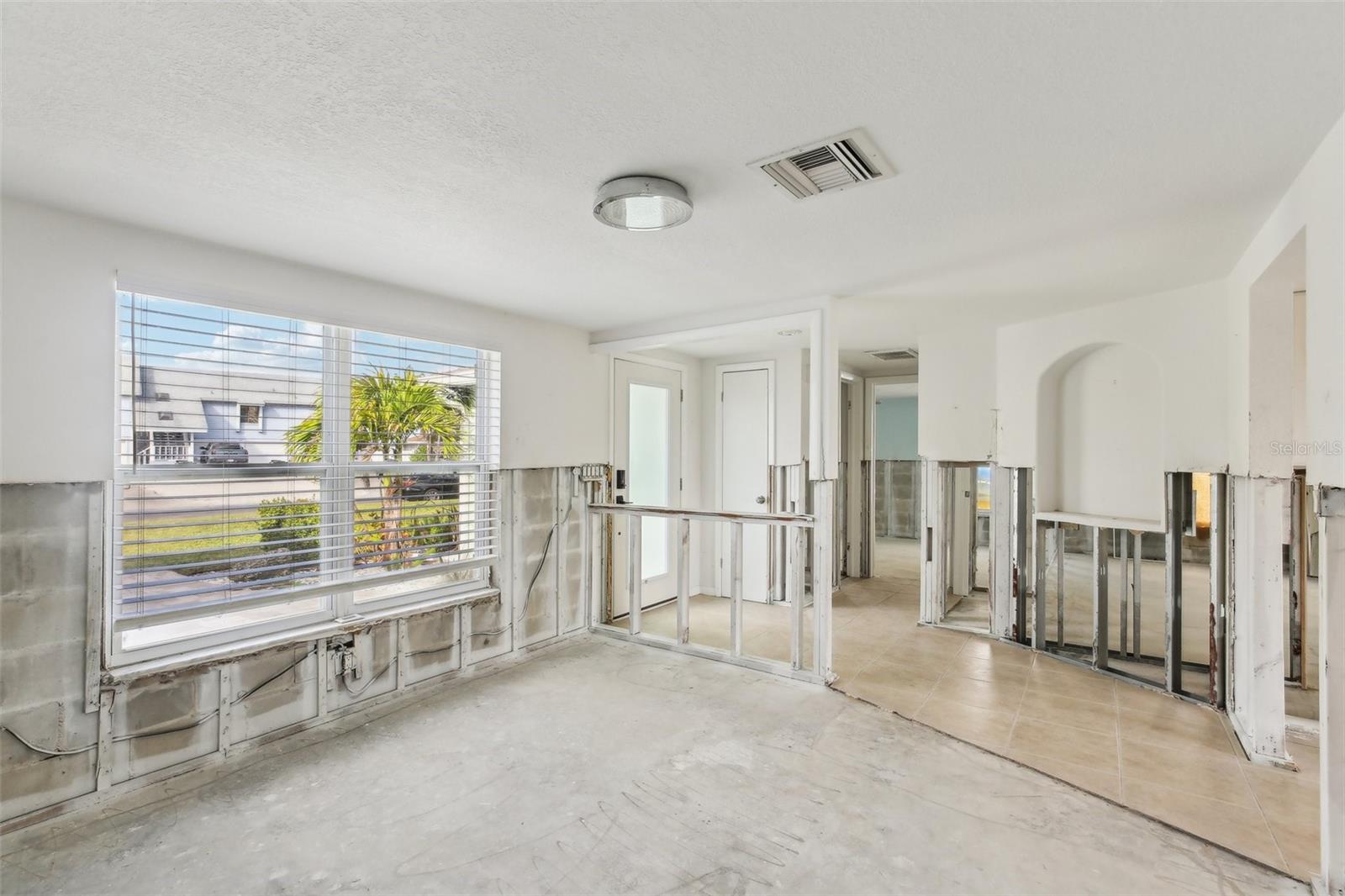 104 CARLYLE CIR, PALM HARBOR, FL, 34683
