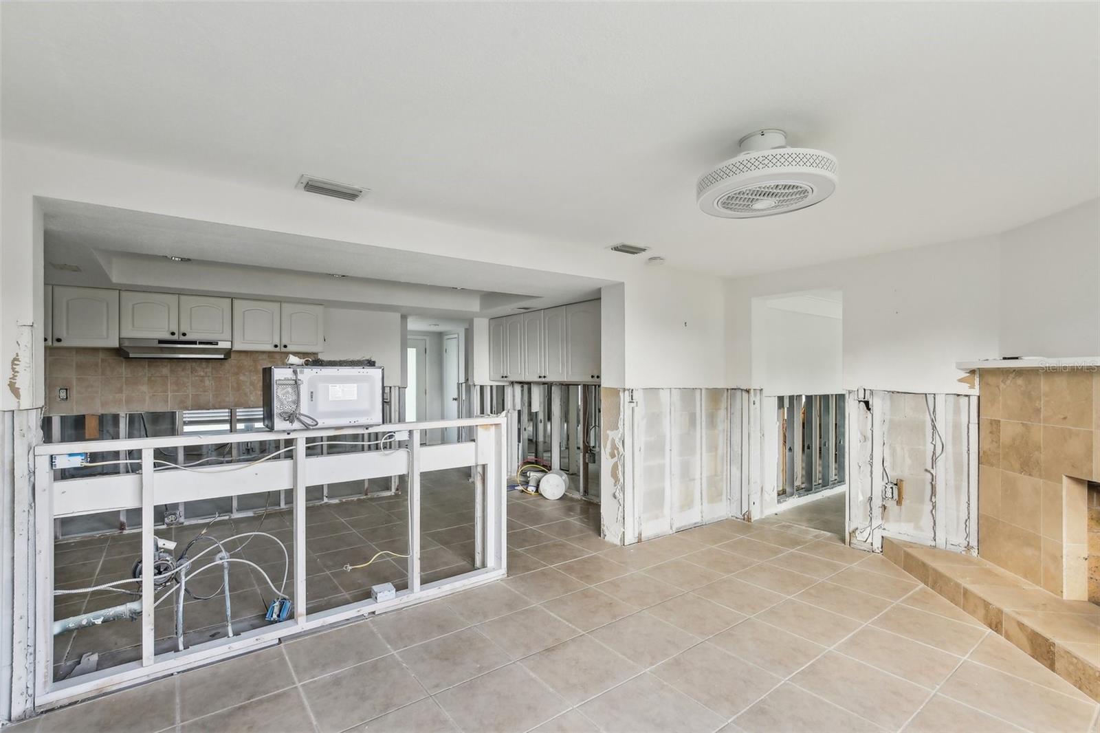 104 CARLYLE CIR, PALM HARBOR, FL, 34683