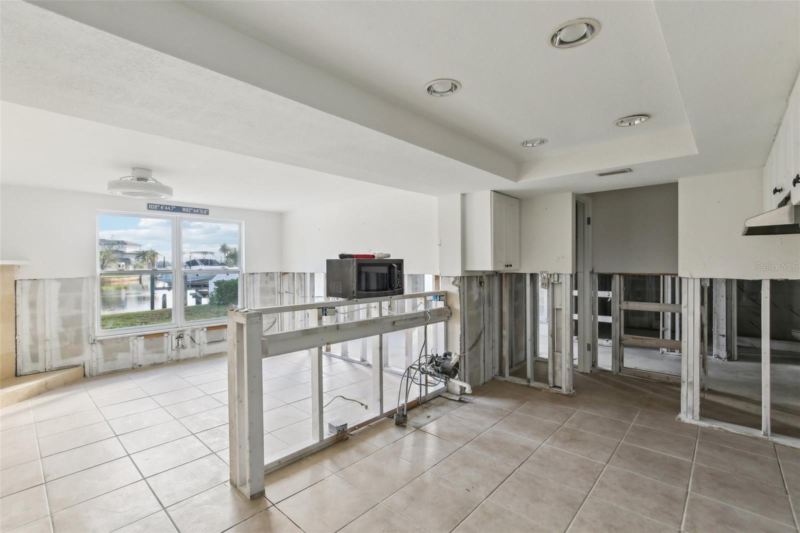 104 CARLYLE CIR, PALM HARBOR, FL, 34683
