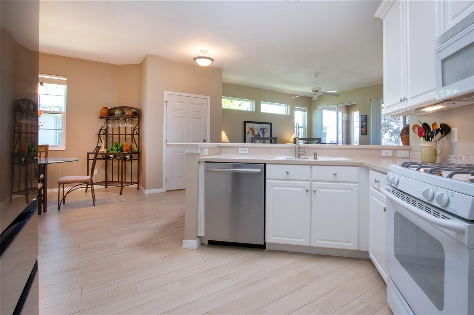 2426 SIFIELD GREENS WAY, SUN CITY CENTER, FL, 33573