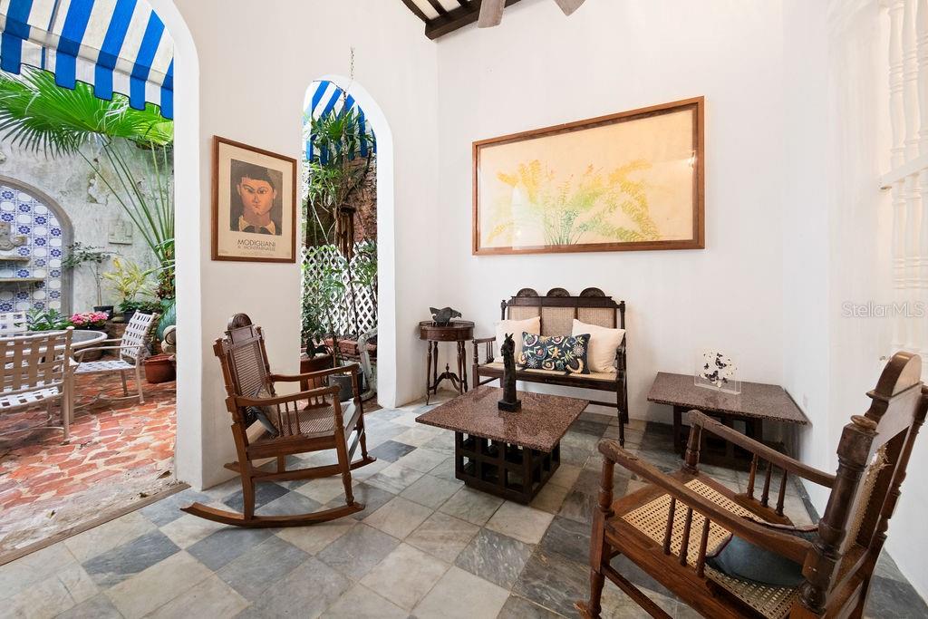 PR9112439 Property Photo