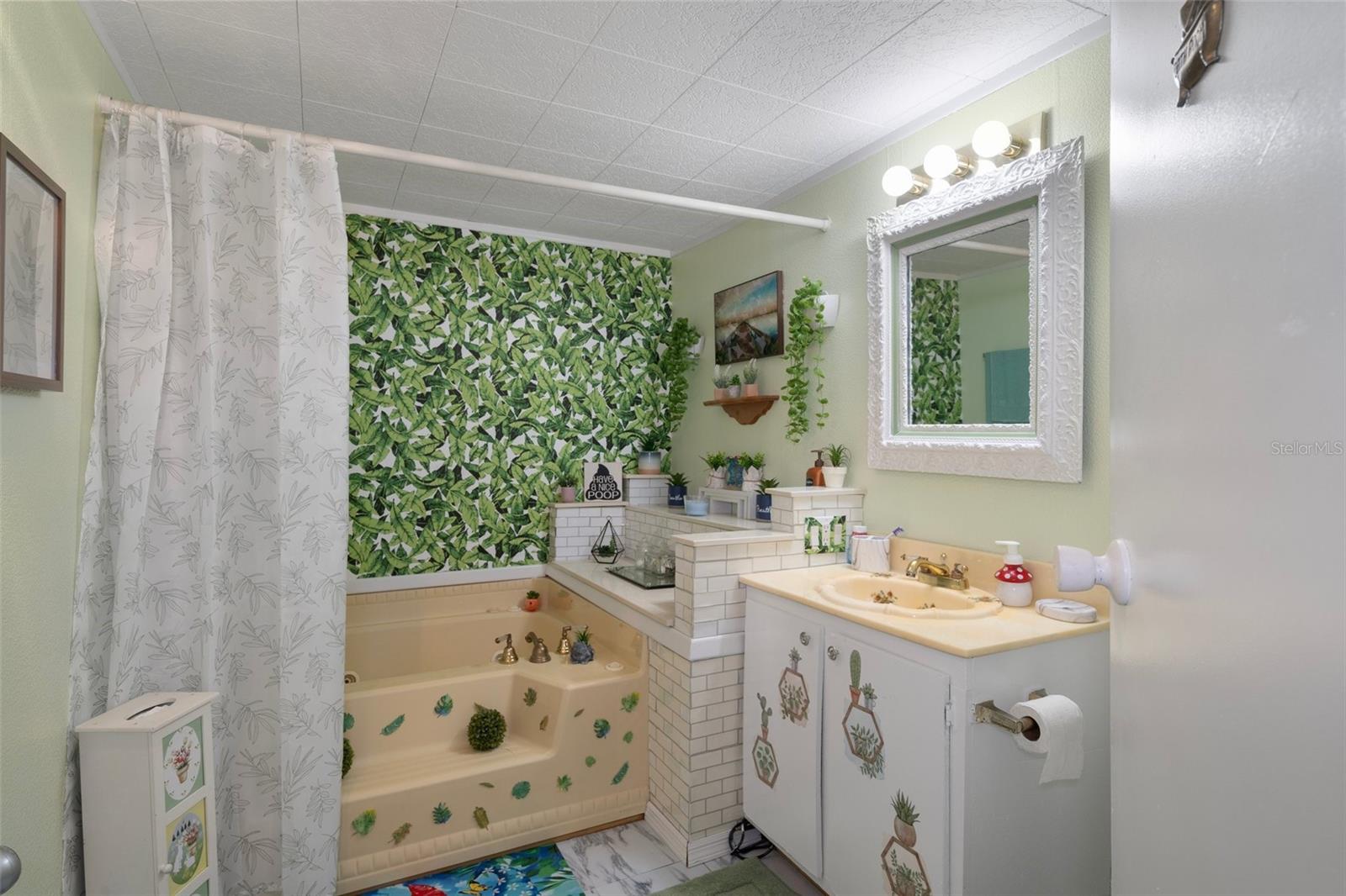 12155 ROCK DUCK AVE, WEEKI WACHEE, FL, 34614