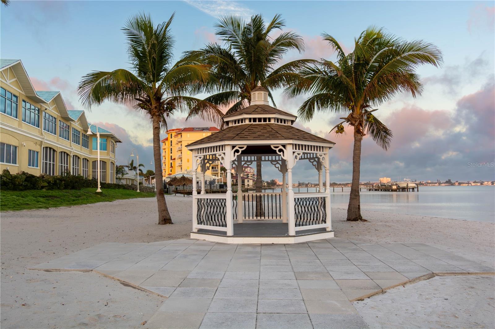 6211 SUN BLVD #404, ST PETERSBURG, FL, 33715