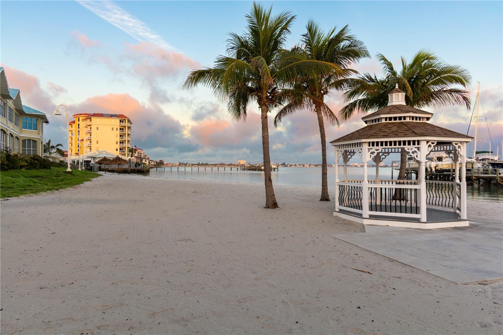6211 SUN BLVD #404, ST PETERSBURG, FL, 33715