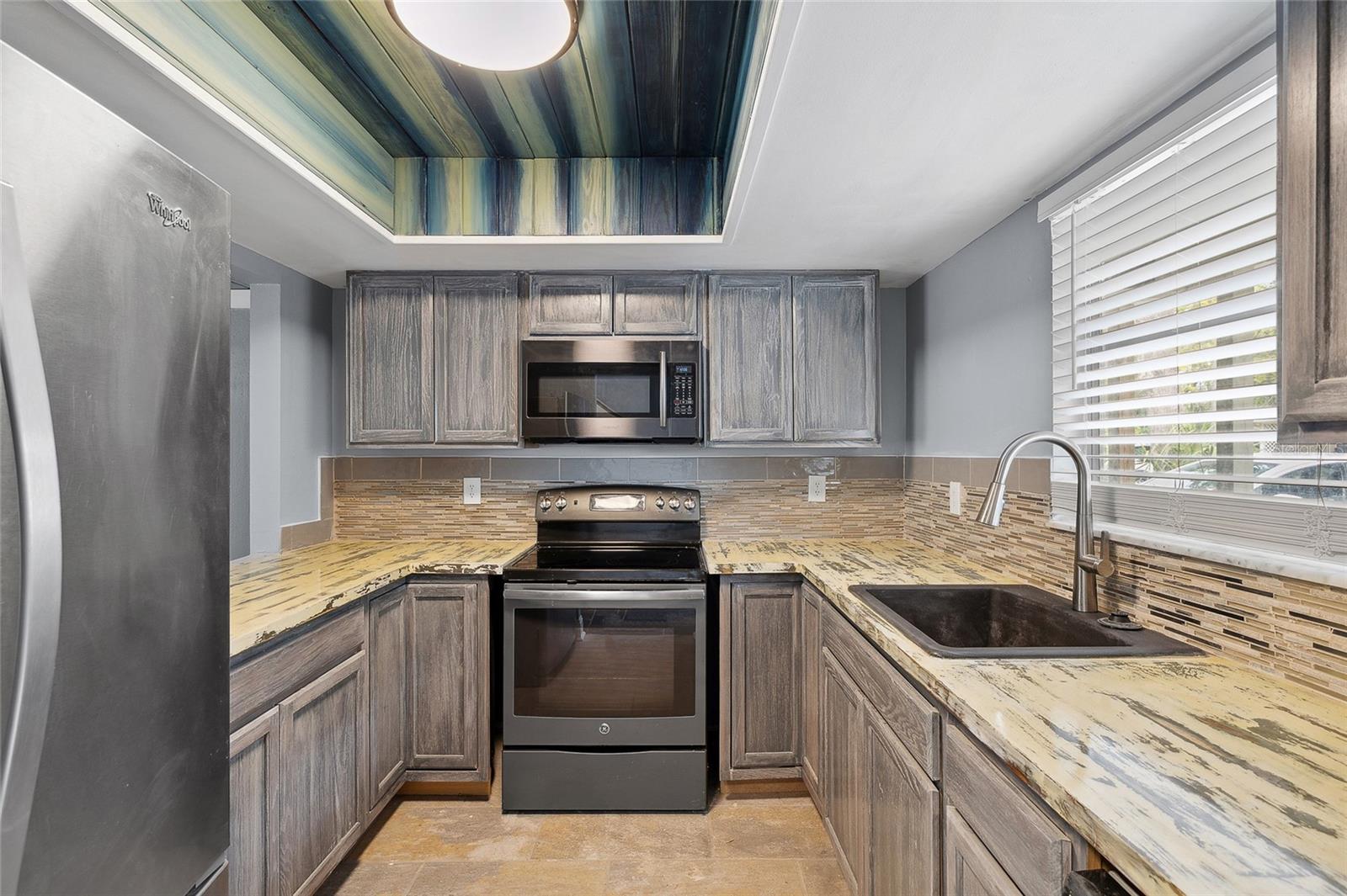 156 DOUGLAS RD W #C, OLDSMAR, FL, 34677