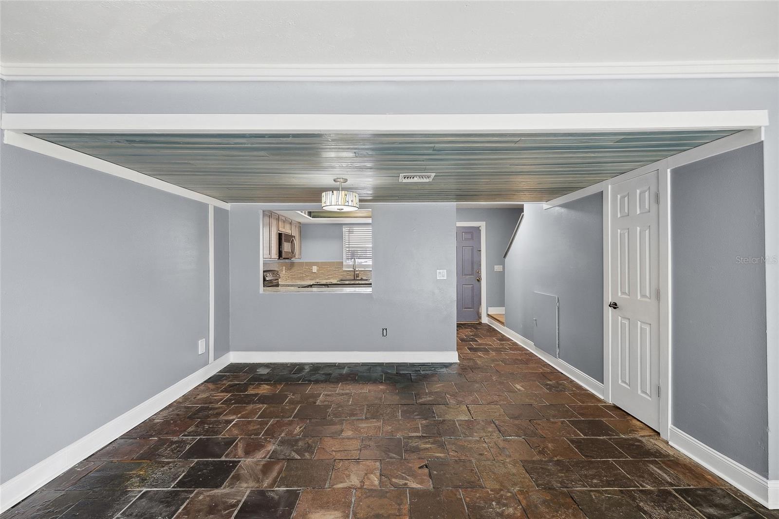 156 DOUGLAS RD W #C, OLDSMAR, FL, 34677