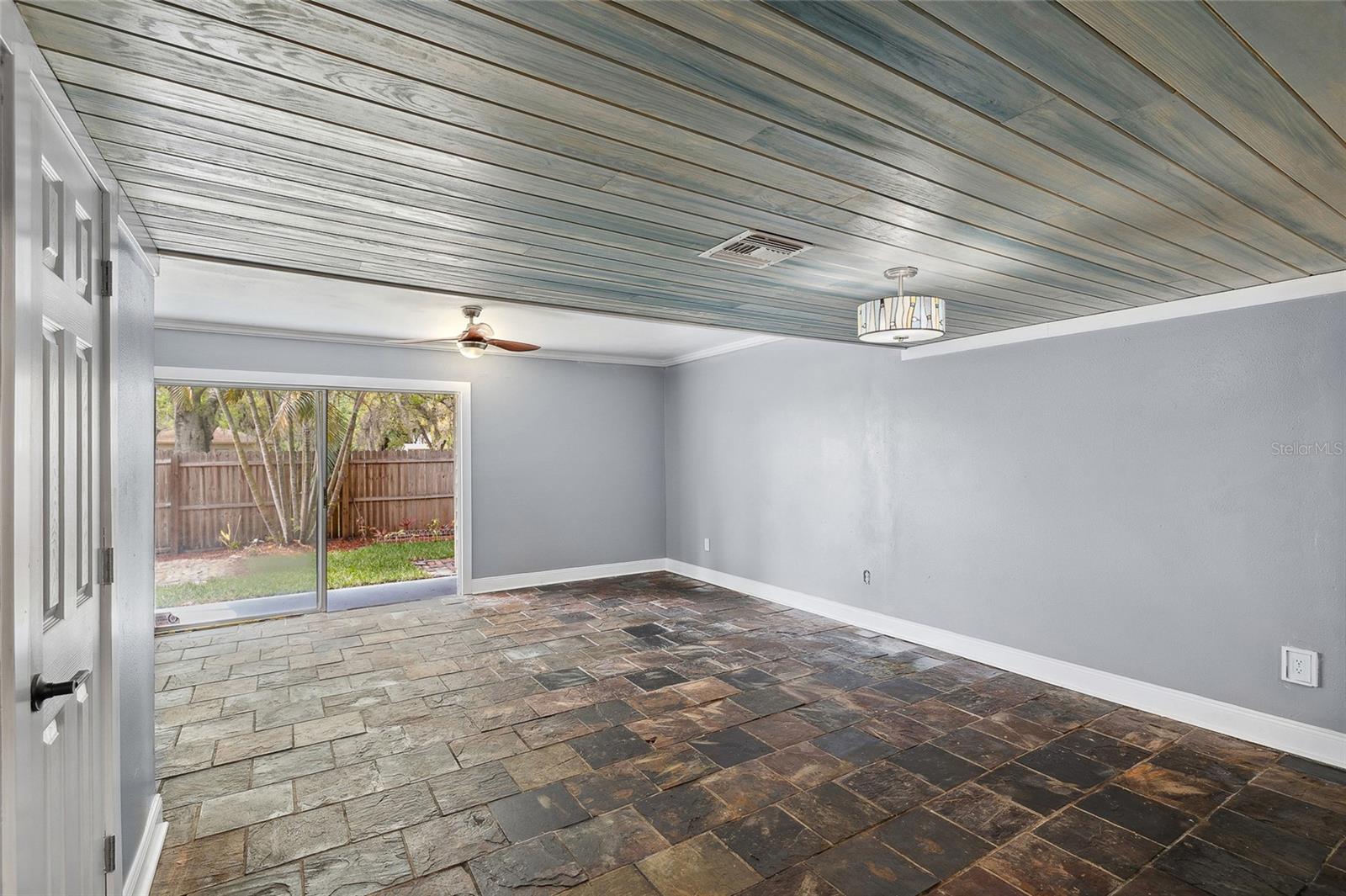 156 DOUGLAS RD W #C, OLDSMAR, FL, 34677