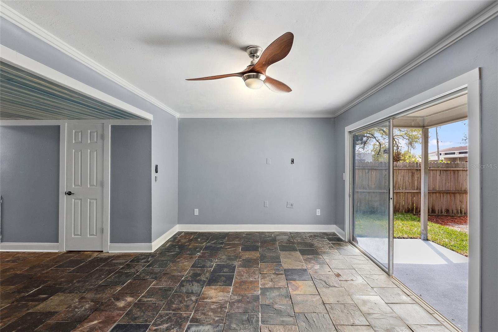 156 DOUGLAS RD W #C, OLDSMAR, FL, 34677