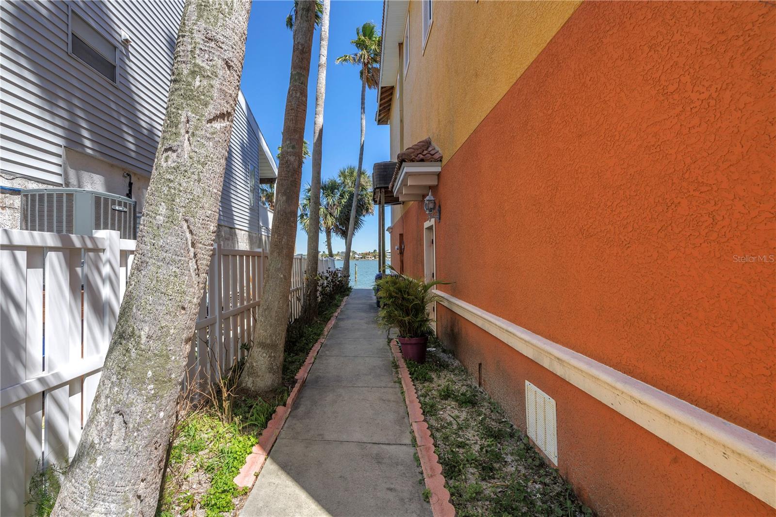 17821 GULF BLVD #B, REDINGTON SHORES, FL, 33708