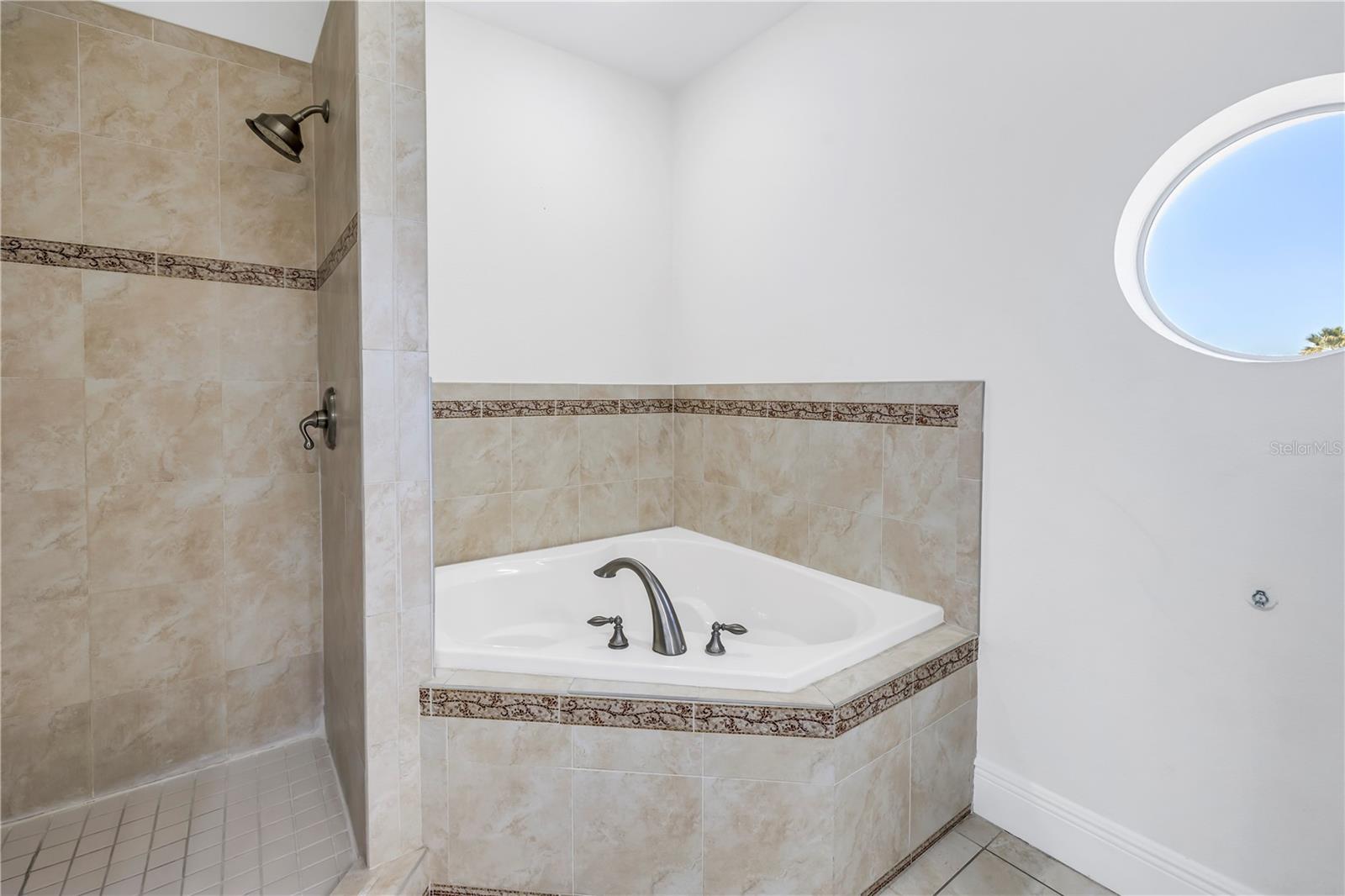 17821 GULF BLVD #B, REDINGTON SHORES, FL, 33708