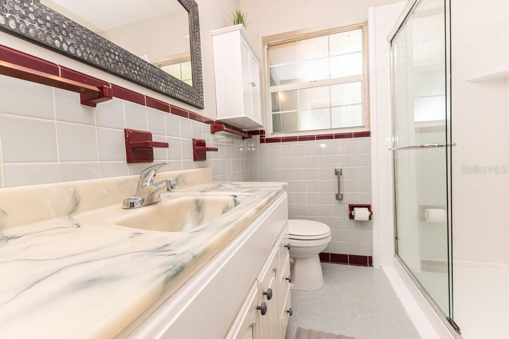 1110 CEDAR ST, LEESBURG, FL, 34748