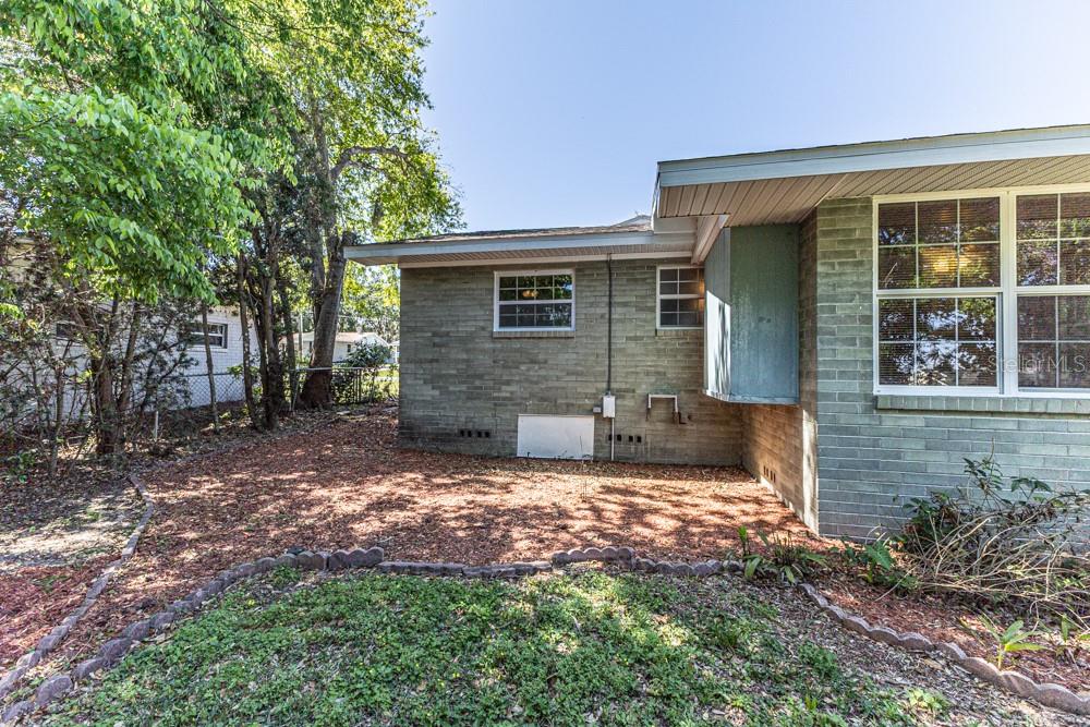 1110 CEDAR ST, LEESBURG, FL, 34748