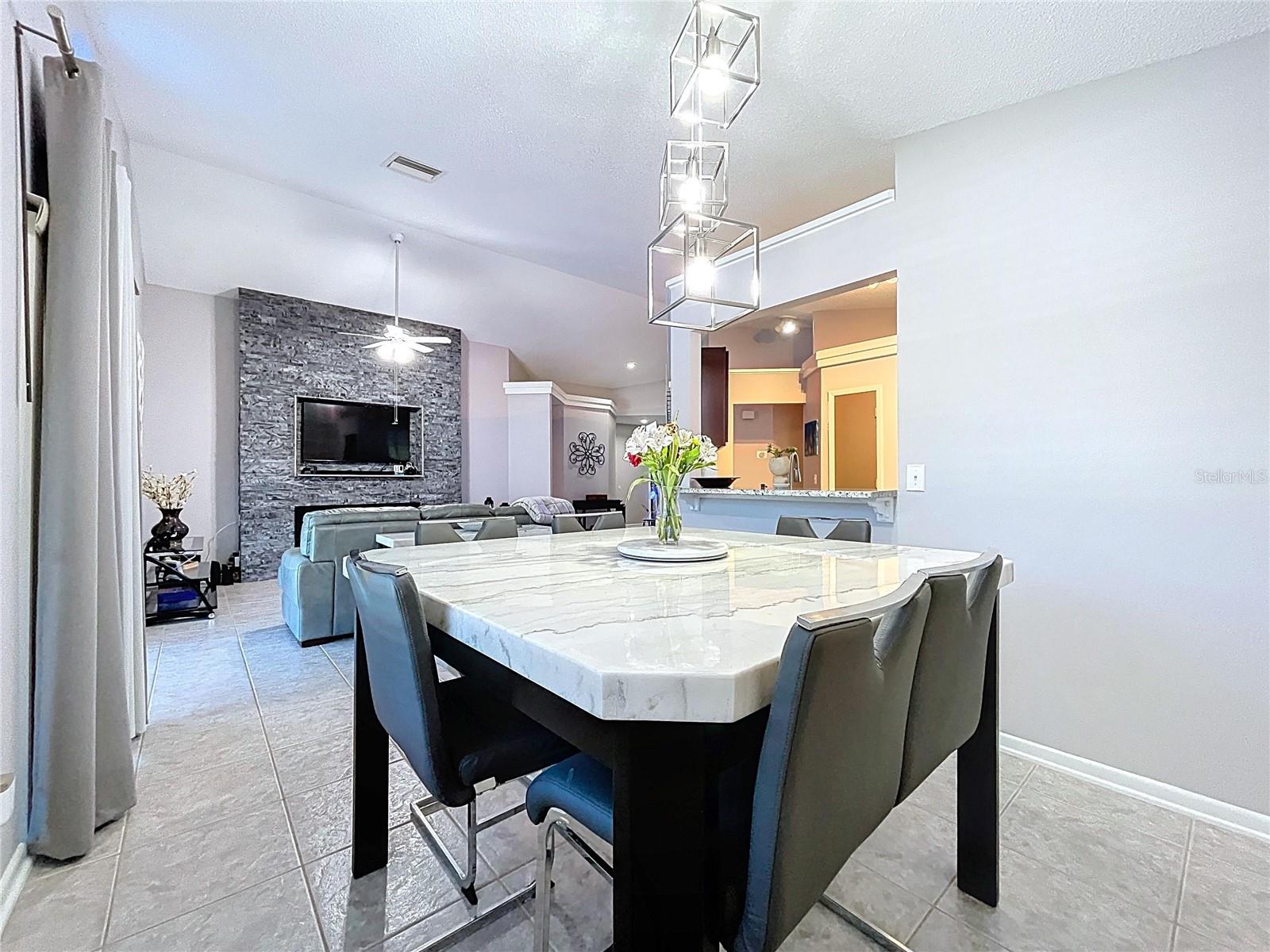 6117 CRICKETHOLLOW DR, RIVERVIEW, FL, 33578