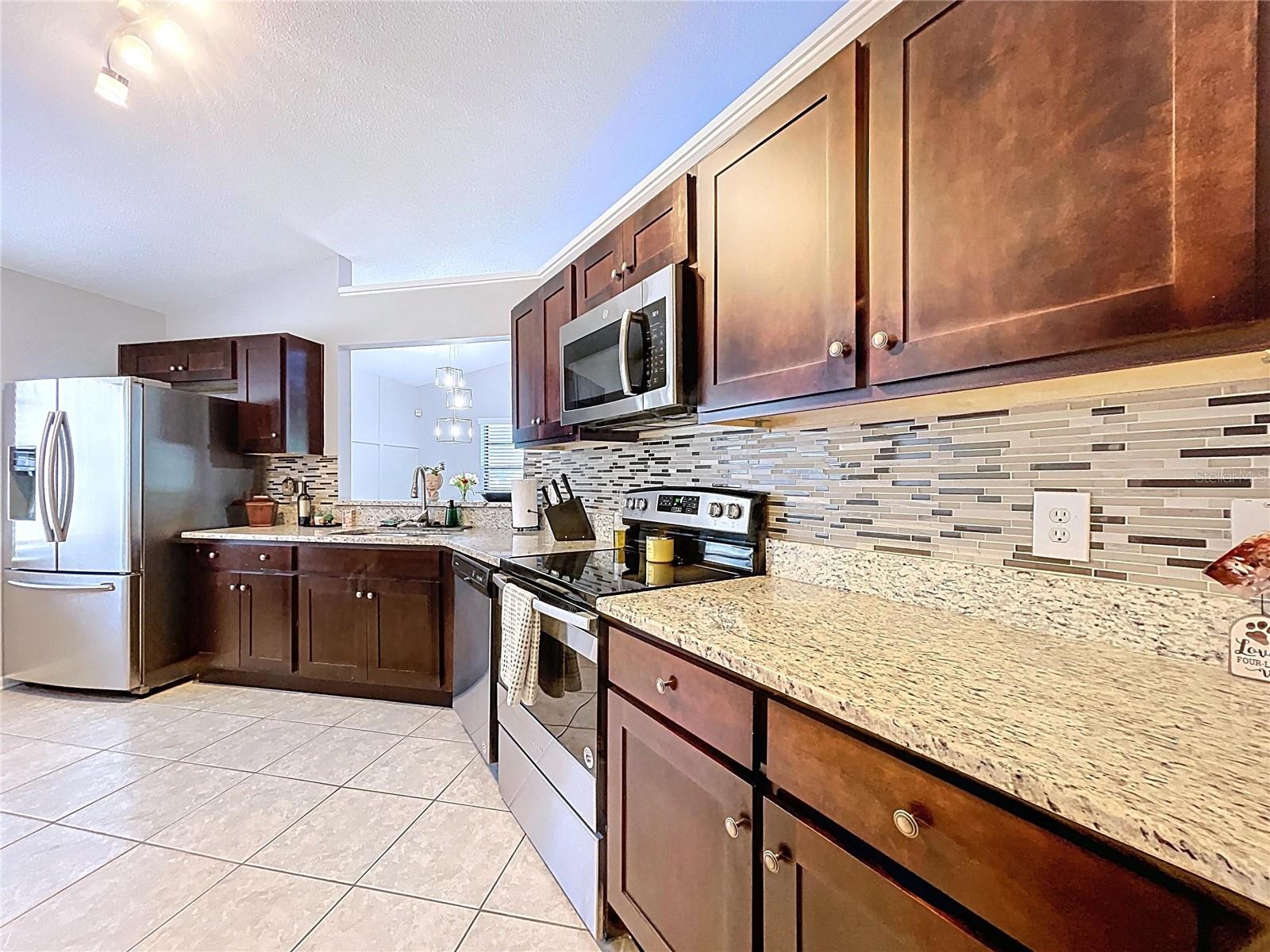 6117 CRICKETHOLLOW DR, RIVERVIEW, FL, 33578
