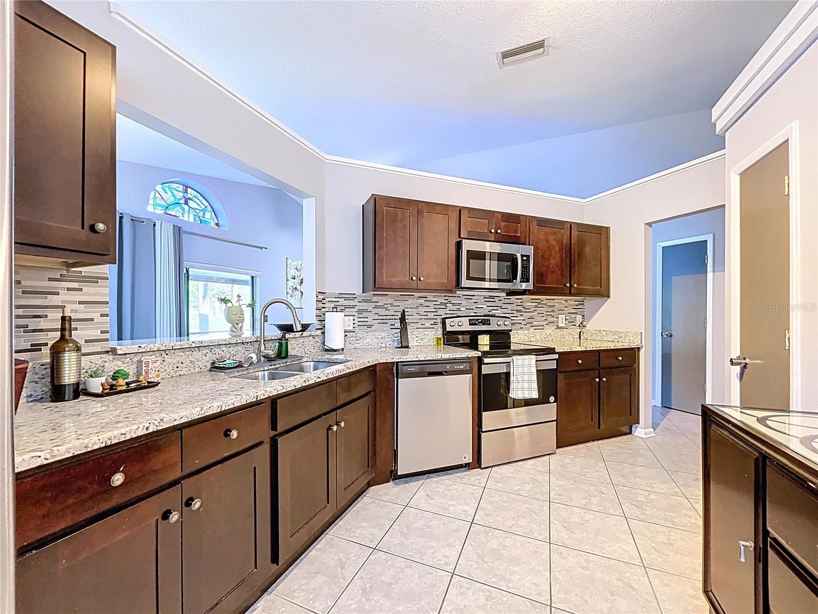 6117 CRICKETHOLLOW DR, RIVERVIEW, FL, 33578