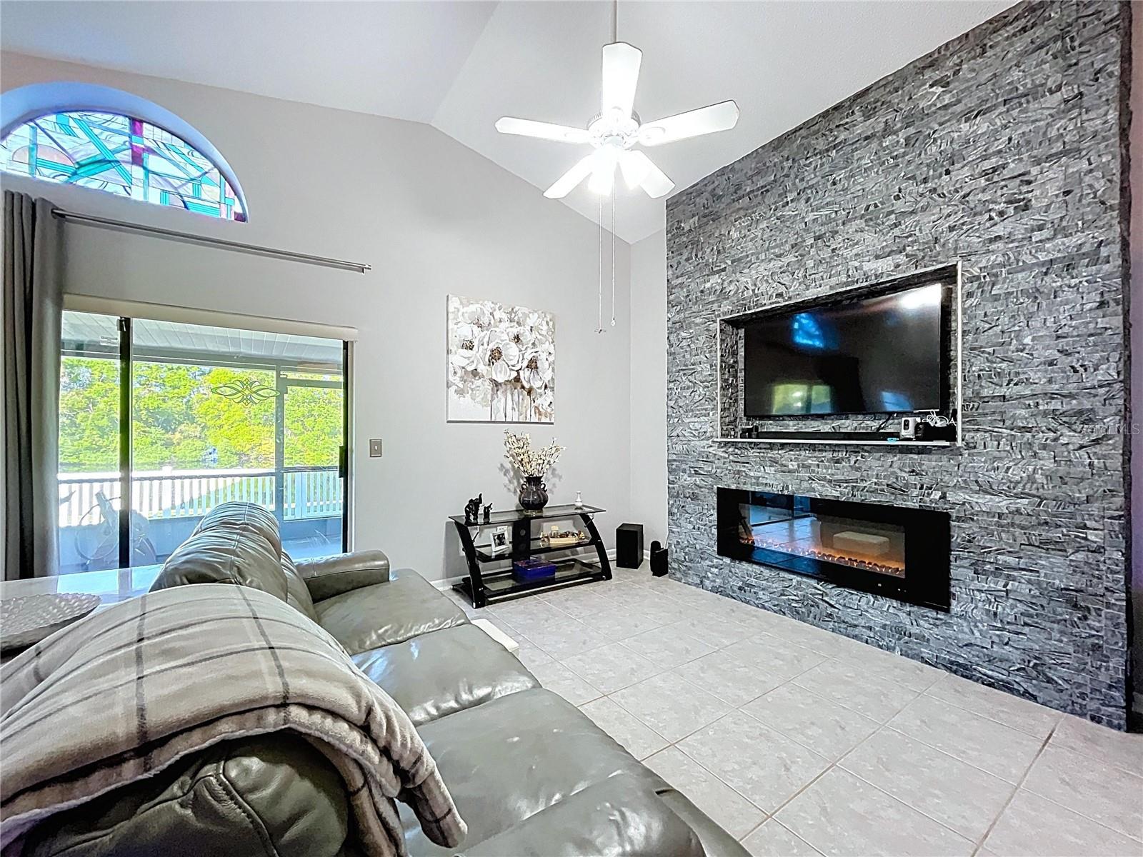 6117 CRICKETHOLLOW DR, RIVERVIEW, FL, 33578