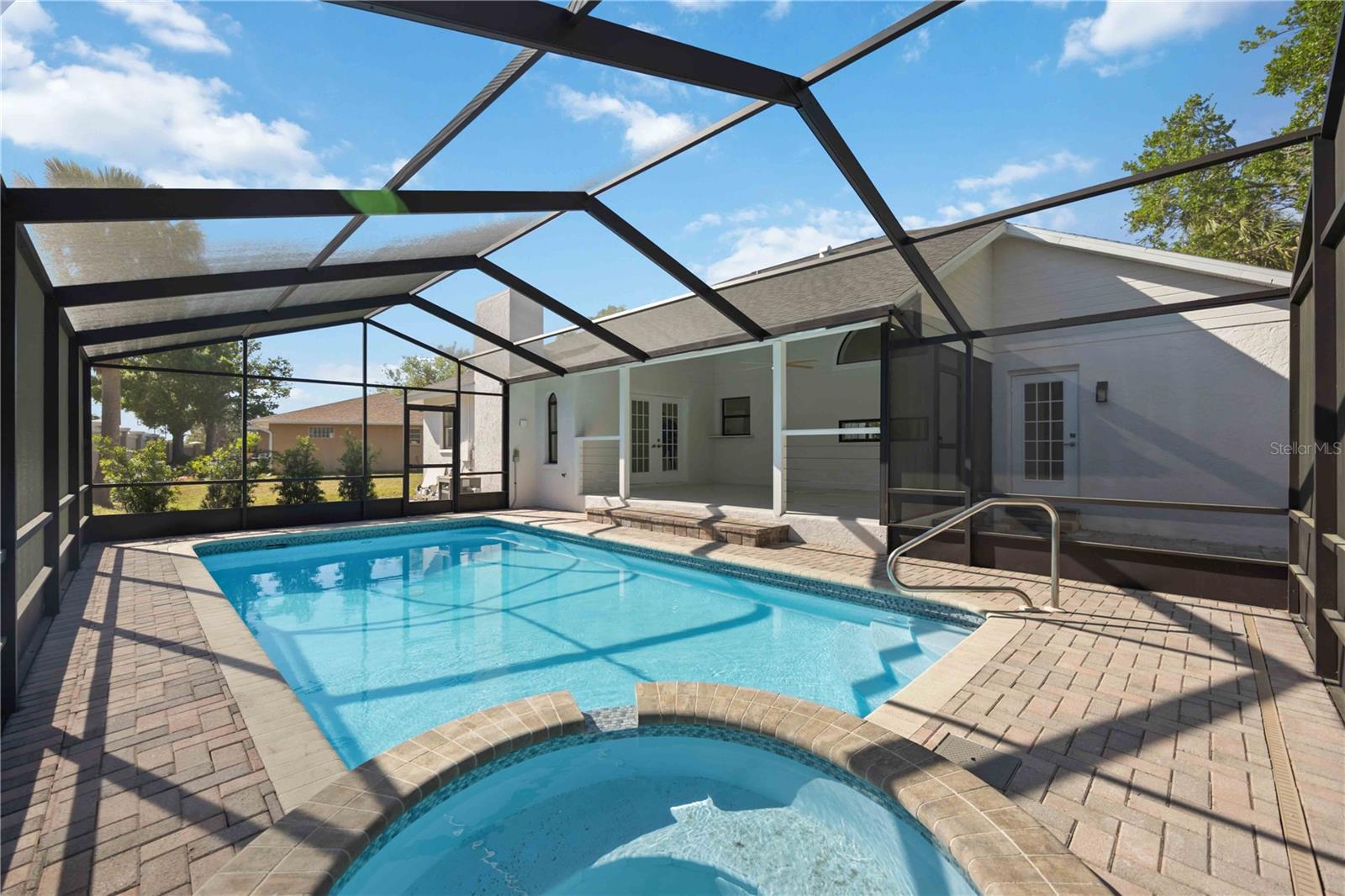 A4644943 Property Photo