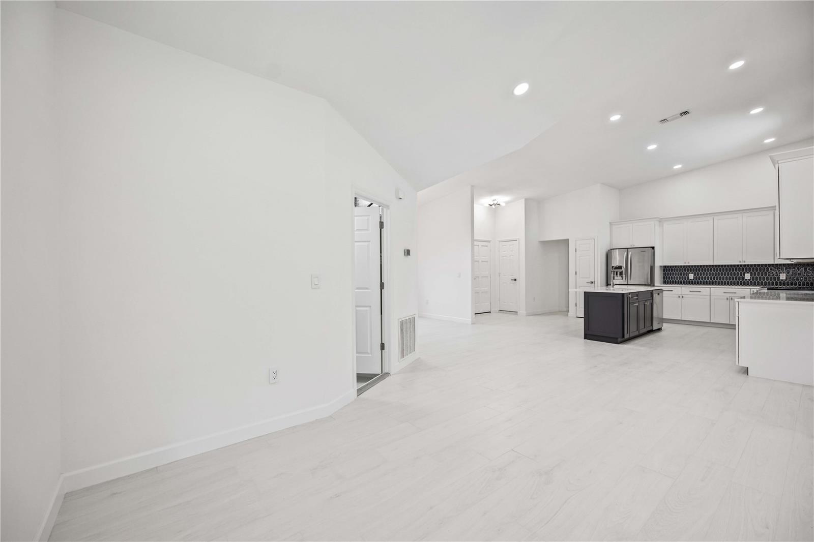 A4644943 Property Photo
