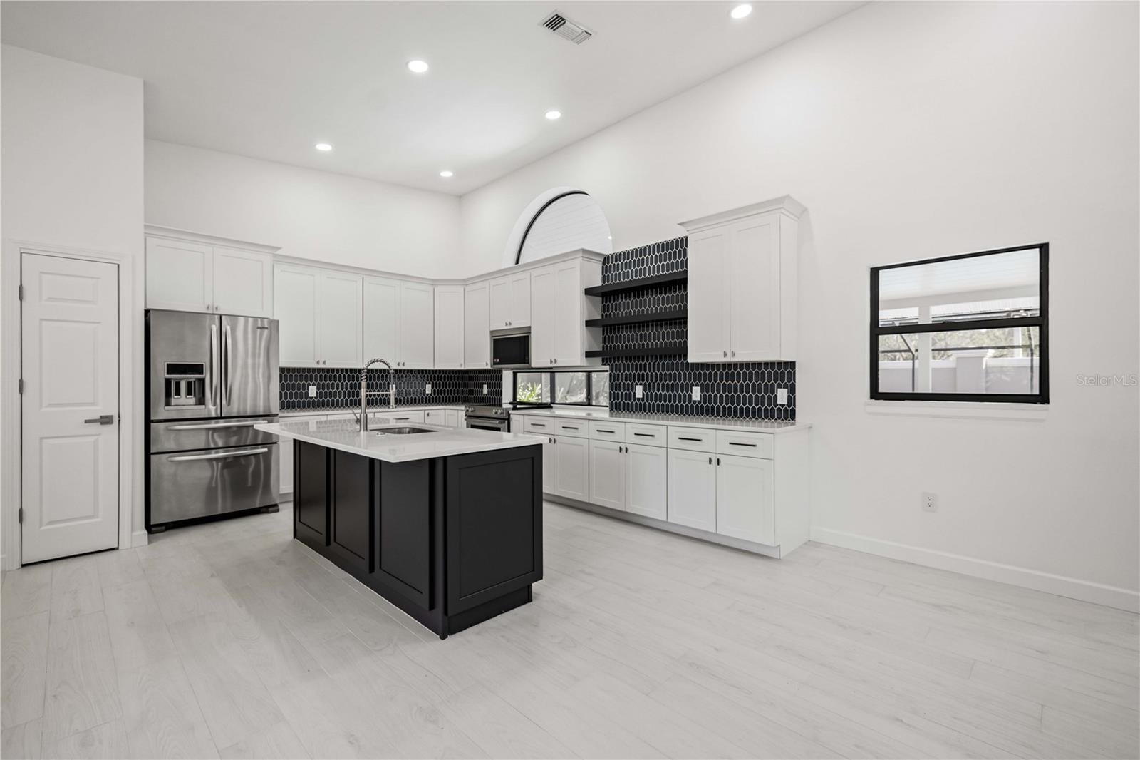 A4644943 Property Photo