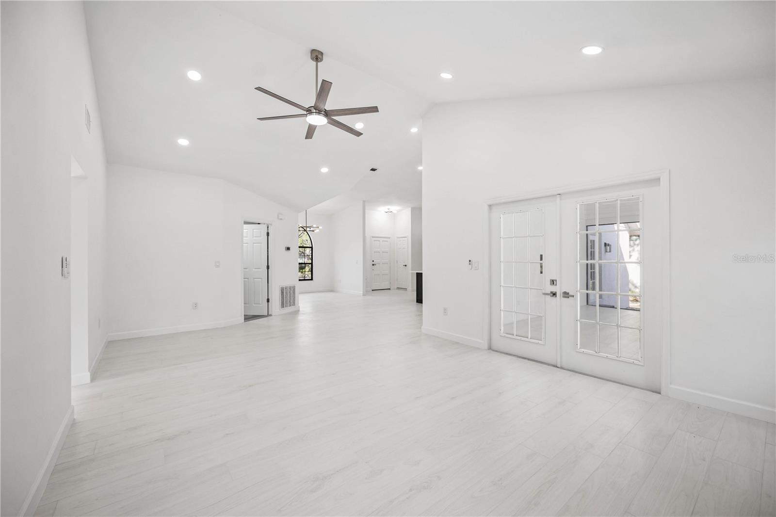 A4644943 Property Photo