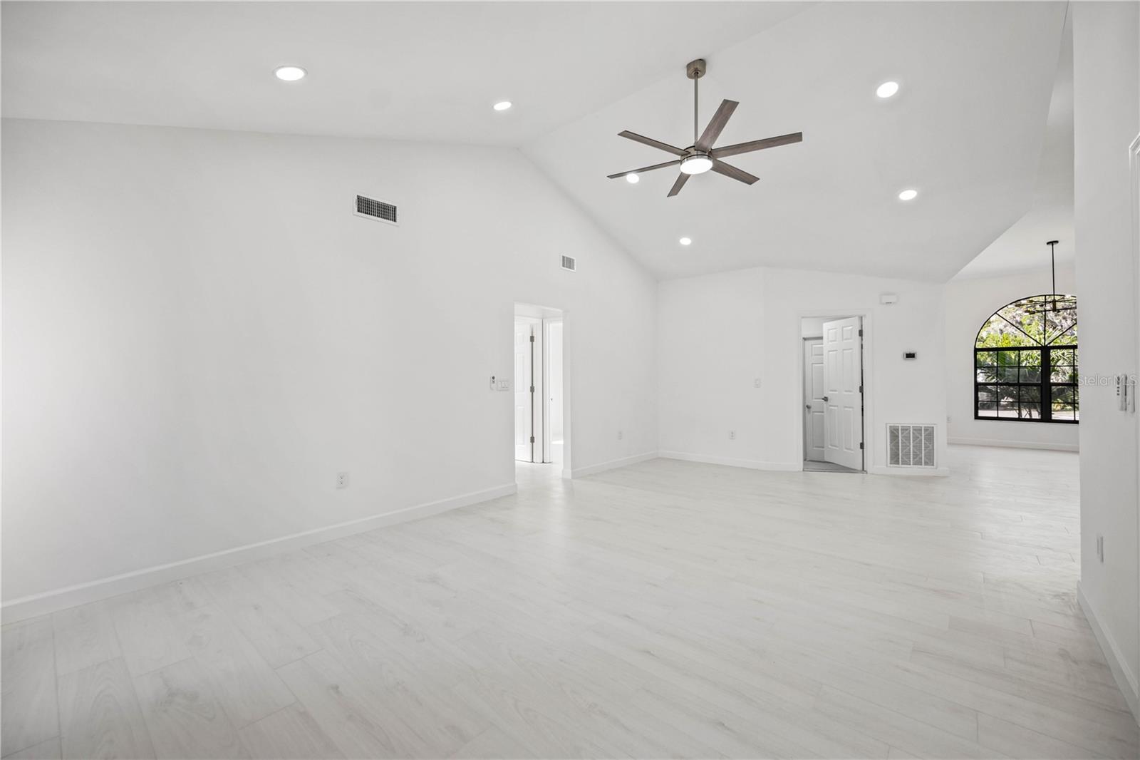 A4644943 Property Photo