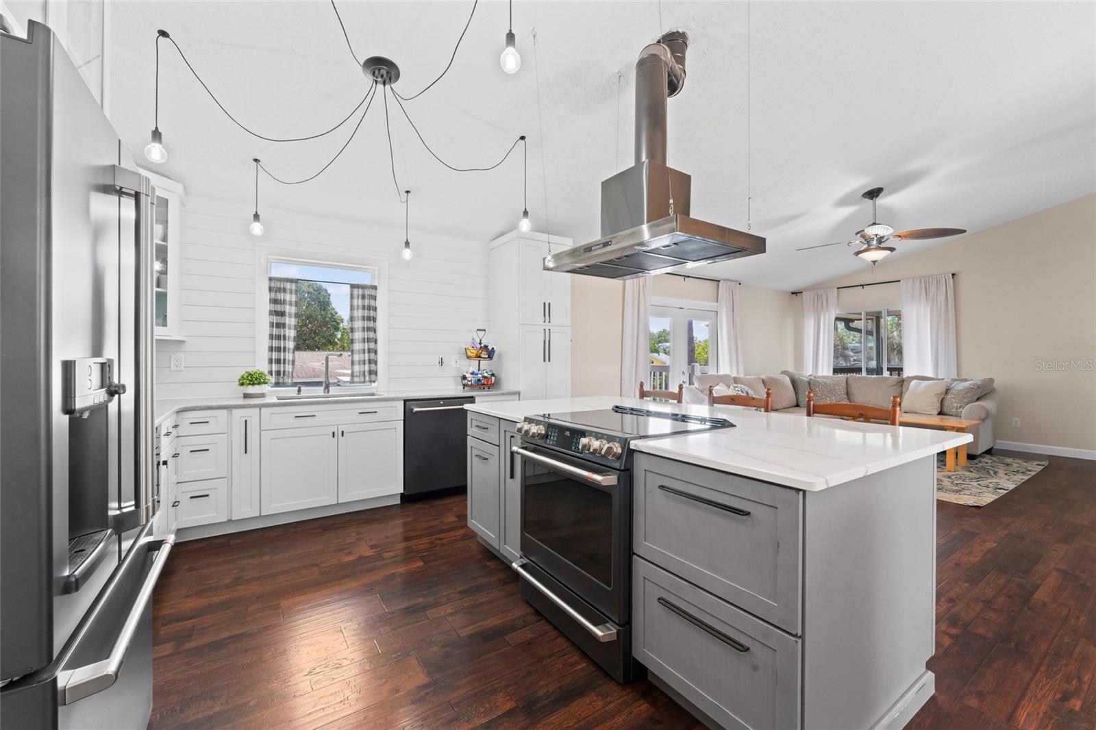 1037 JAMAICA WAY, TARPON SPRINGS, FL, 34689