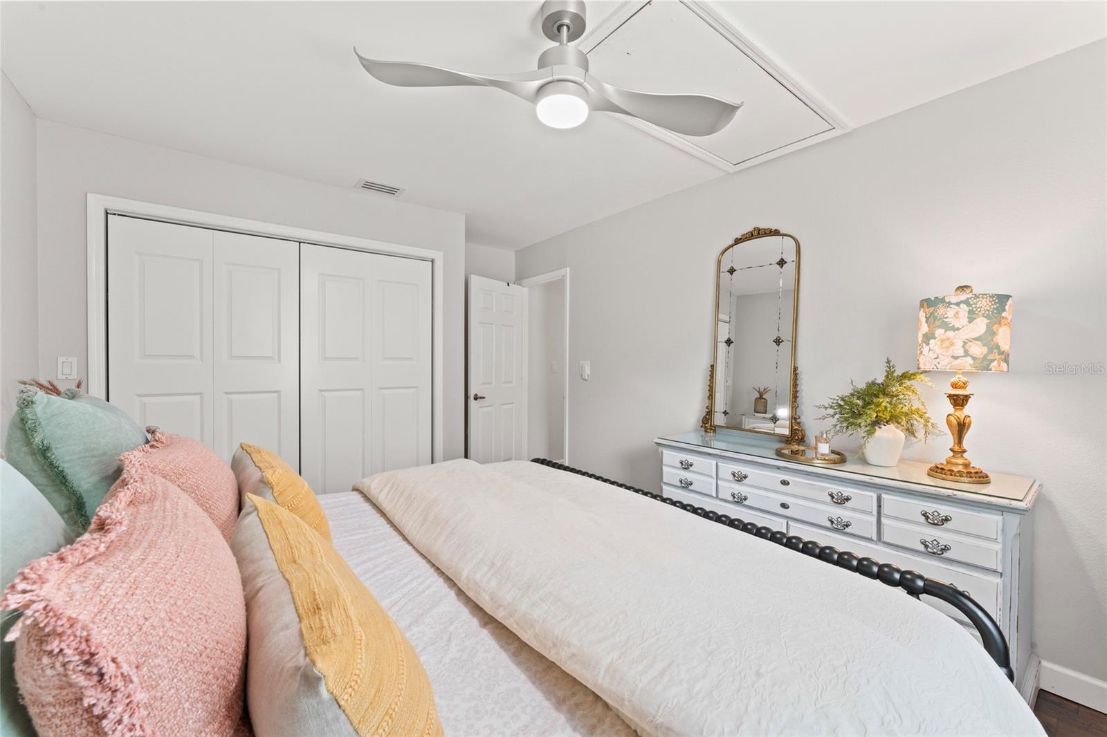 1037 JAMAICA WAY, TARPON SPRINGS, FL, 34689