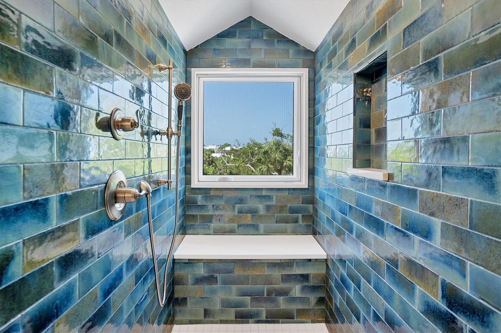 D6141391 Property Photo