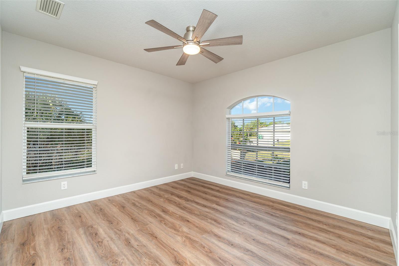 422 RAVENSWOOD BLVD, PORT CHARLOTTE, FL, 33954