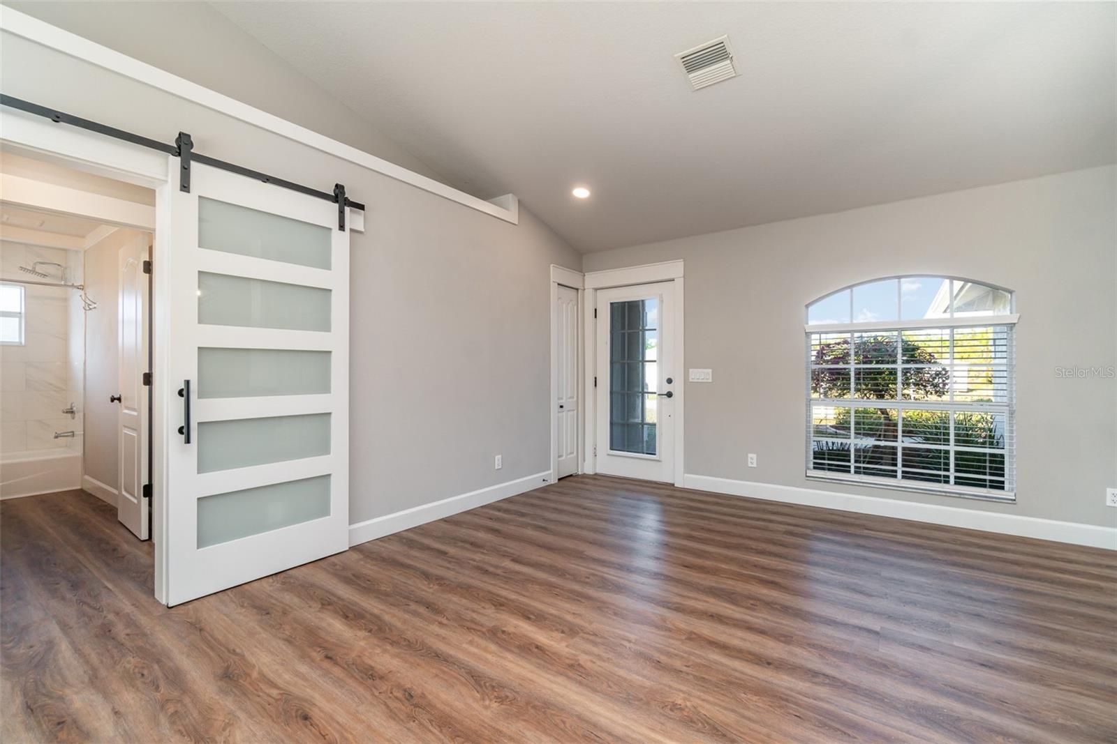 422 RAVENSWOOD BLVD, PORT CHARLOTTE, FL, 33954