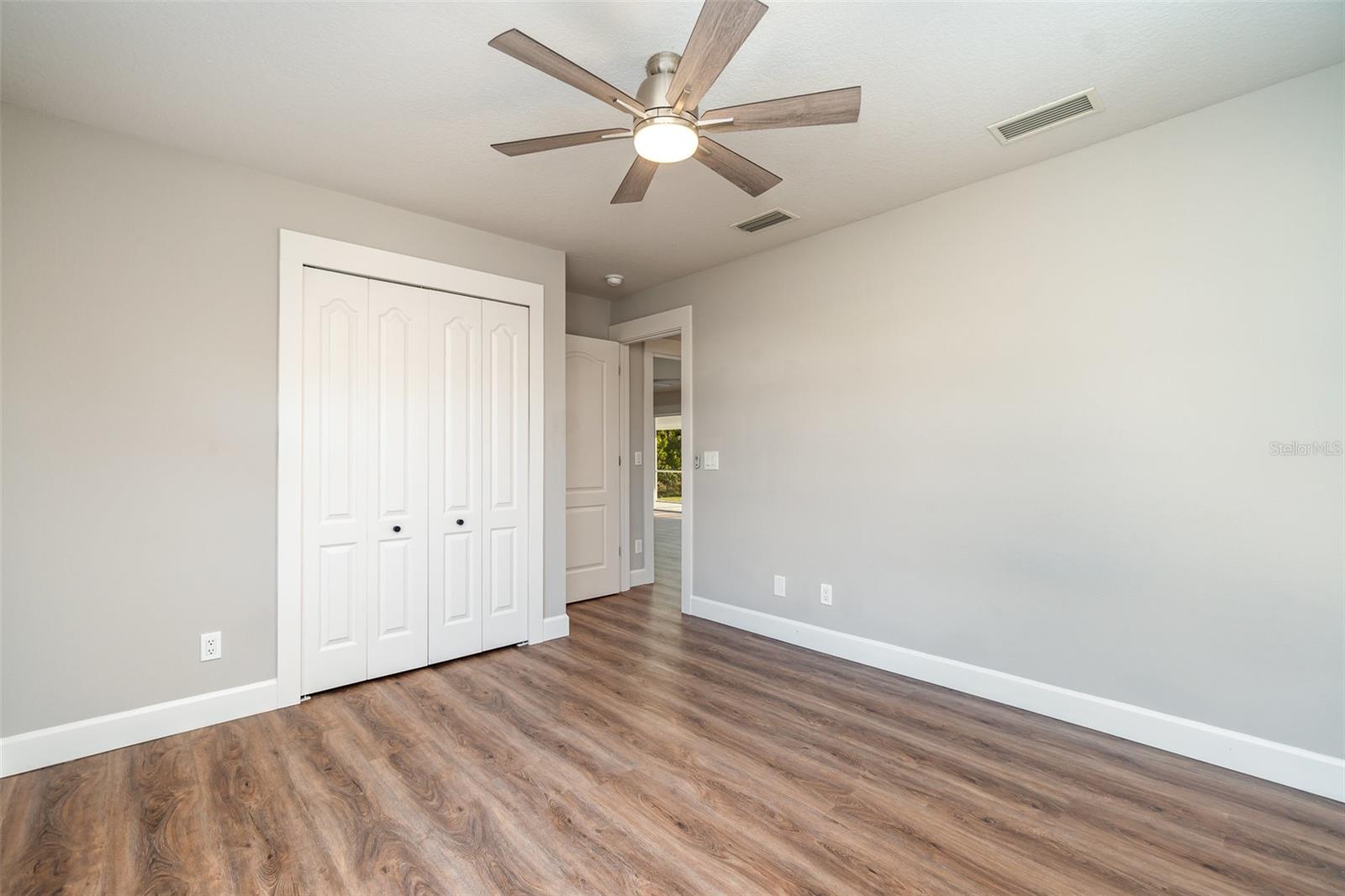 422 RAVENSWOOD BLVD, PORT CHARLOTTE, FL, 33954