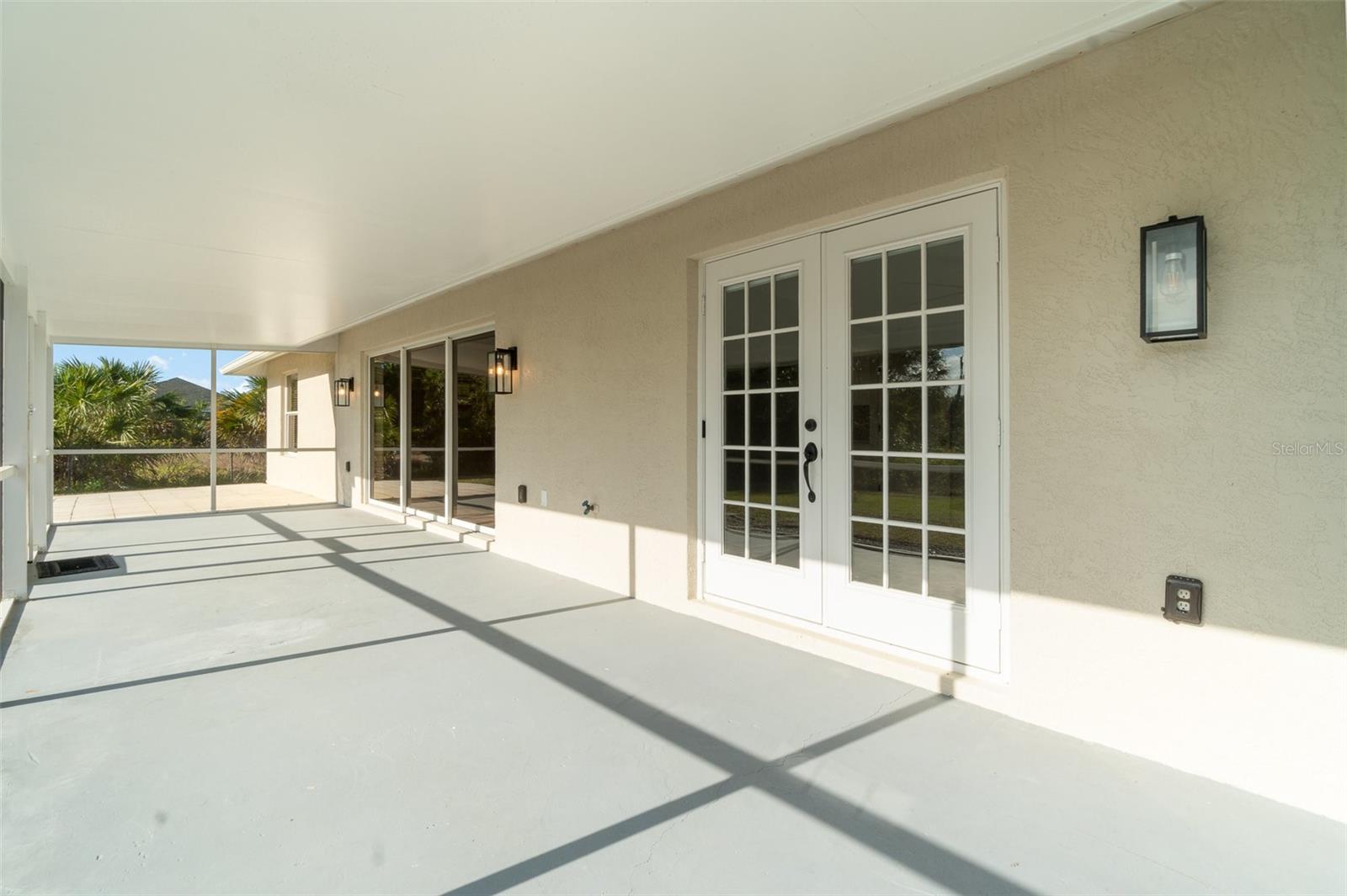 422 RAVENSWOOD BLVD, PORT CHARLOTTE, FL, 33954
