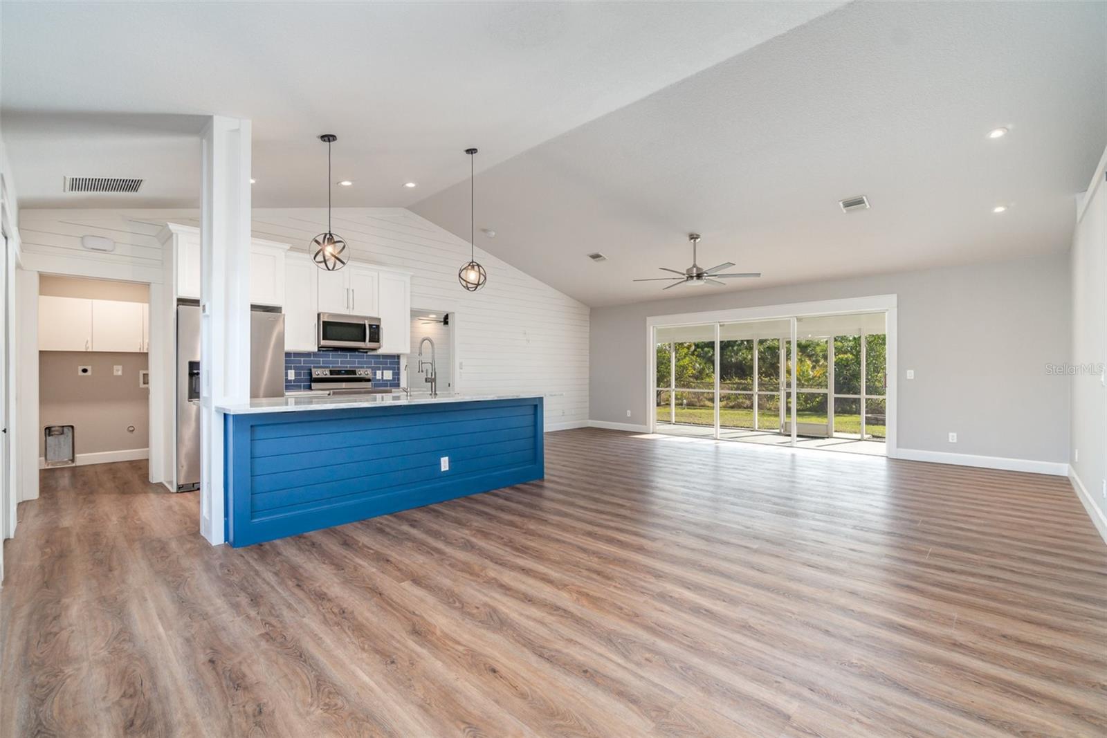 422 RAVENSWOOD BLVD, PORT CHARLOTTE, FL, 33954