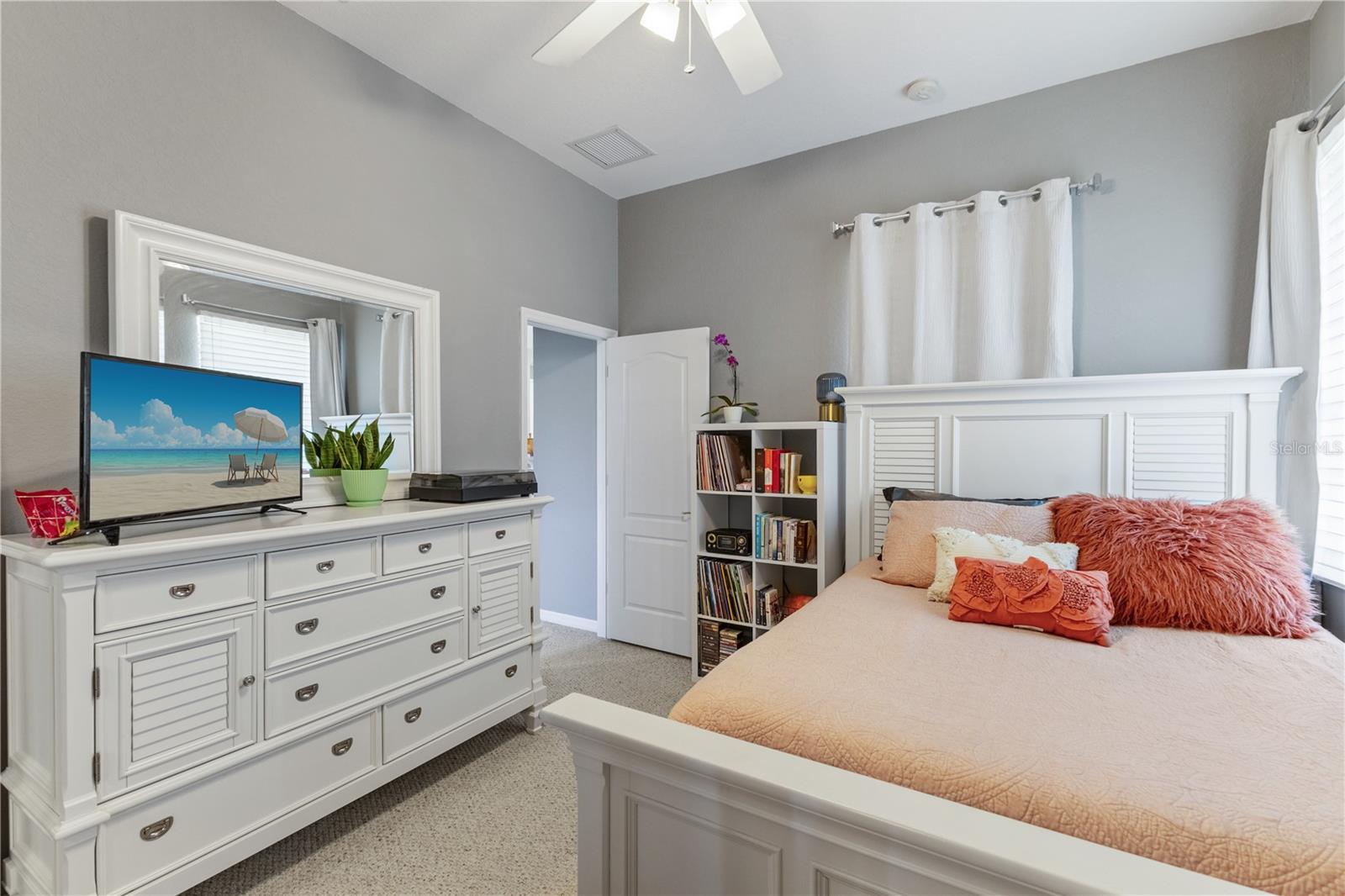 1043 CARRIAGE PARK DR, VALRICO, FL, 33594