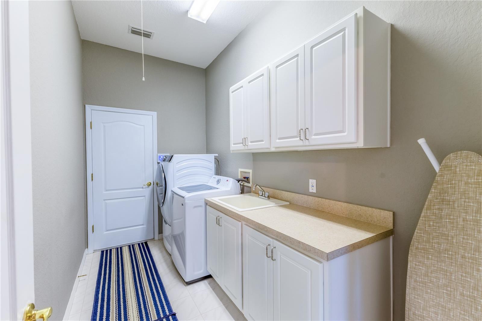 1043 CARRIAGE PARK DR, VALRICO, FL, 33594