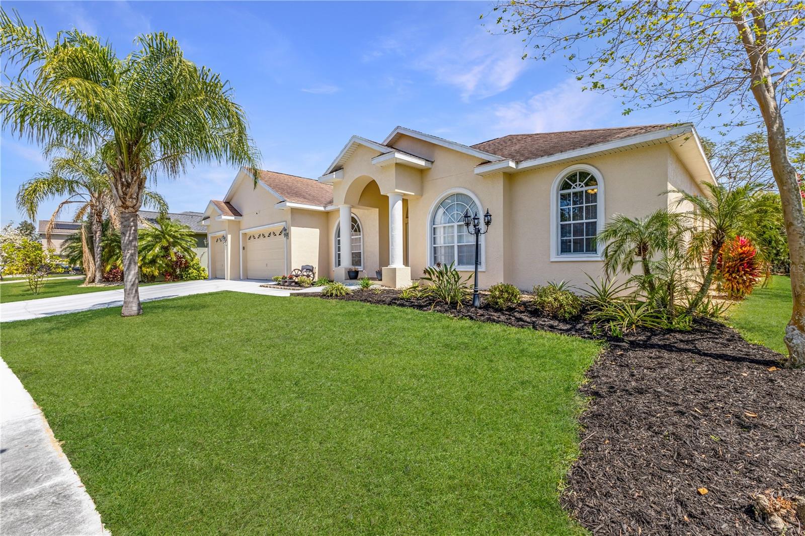 1043 CARRIAGE PARK DR, VALRICO, FL, 33594