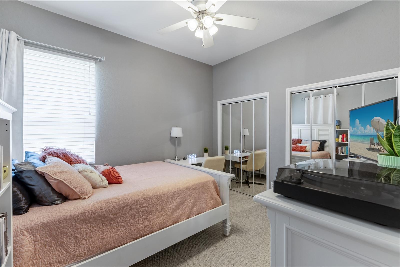 1043 CARRIAGE PARK DR, VALRICO, FL, 33594