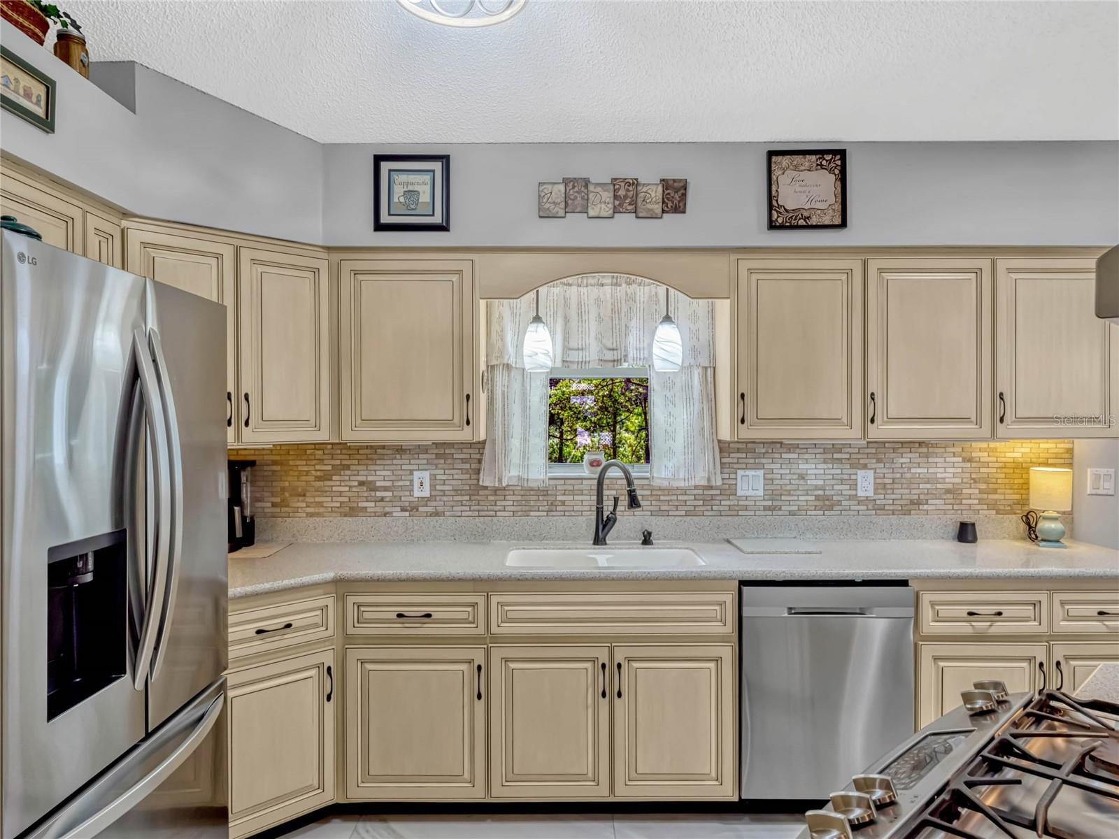 26053 NEWCOMBE CIR, LEESBURG, FL, 34748